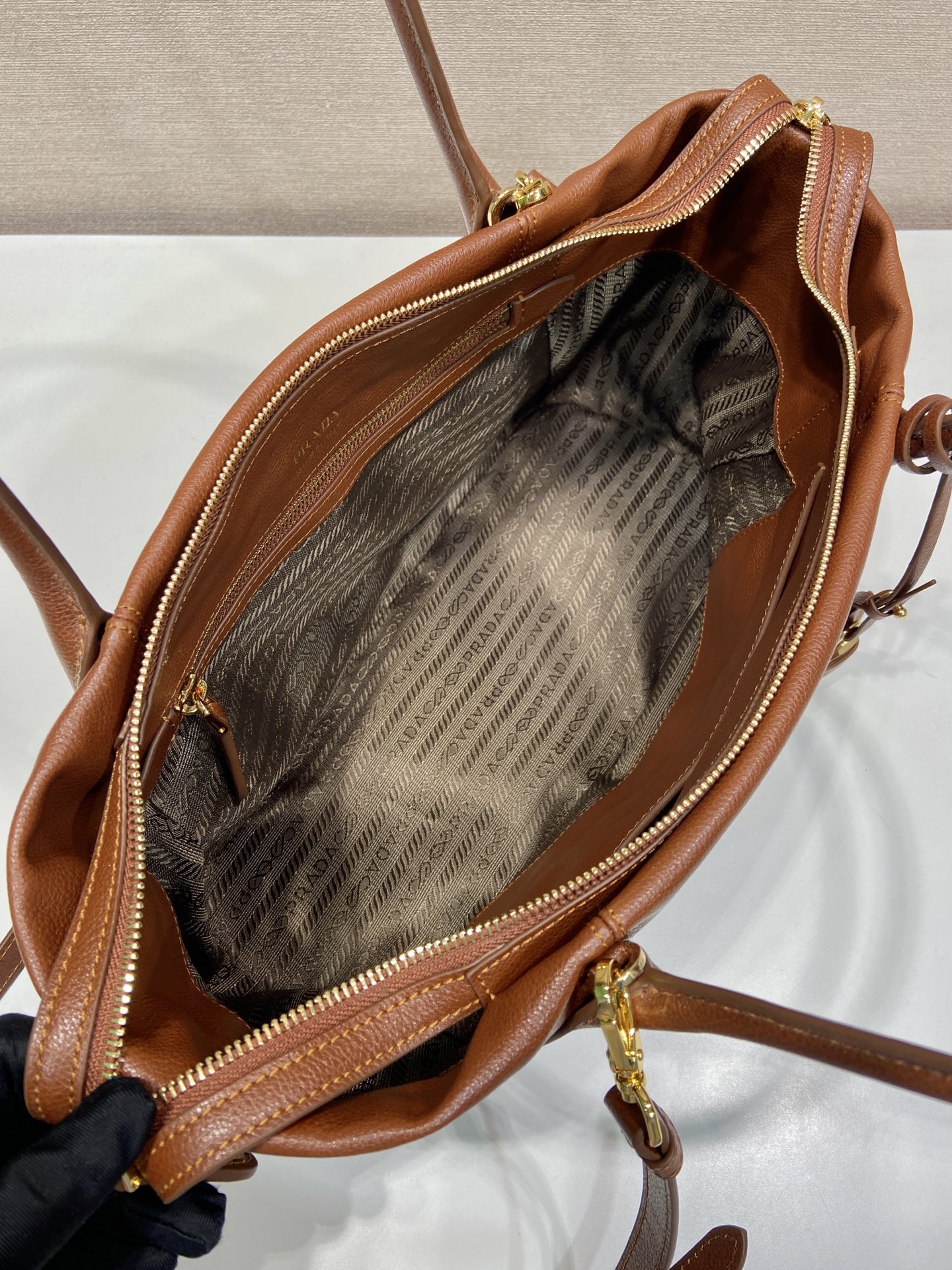 32CM 普拉达 PRADA Ouvert 斜跨手提 tote 女包 棕色 皮H0-1BG661_2HF2_F0042_V_OOO
