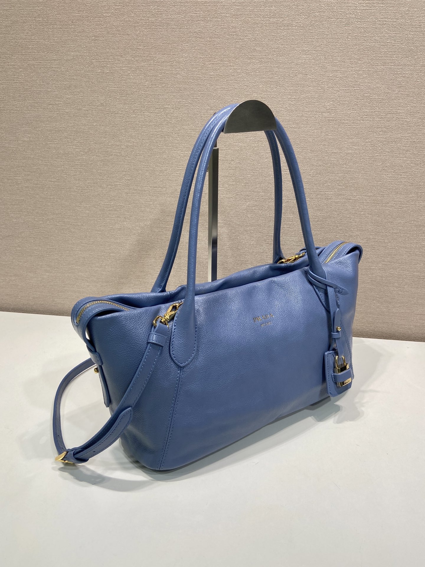 32CM 普拉达 PRADA Ouvert 斜跨手提 tote 女包 蓝色 皮H0-1BG661_2HF2_F0D57
