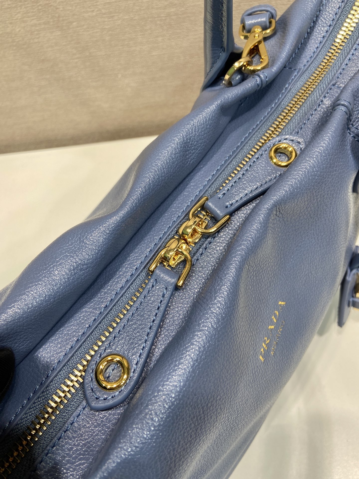 32CM 普拉达 PRADA Ouvert 斜跨手提 tote 女包 蓝色 皮H0-1BG661_2HF2_F0D57