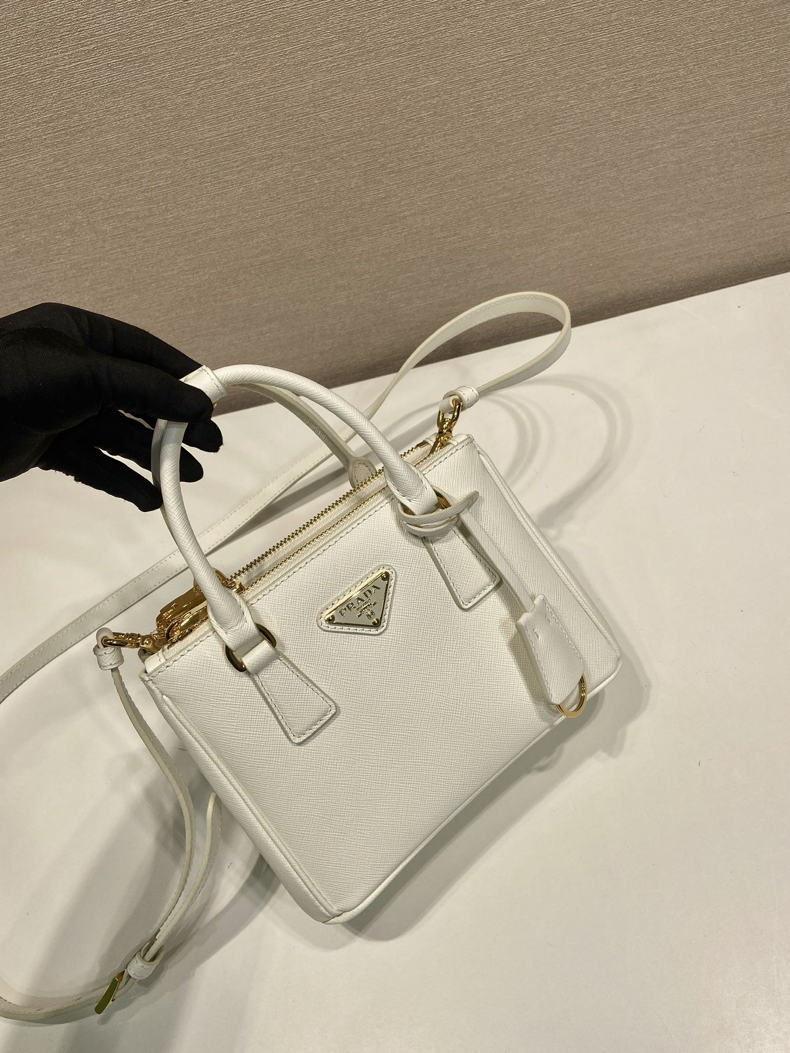 20CM 普拉达 PRADA Galleria 斜跨手提  女包 白色 十字纹 F0-1BA906_2AO6_F0009_V_EVM