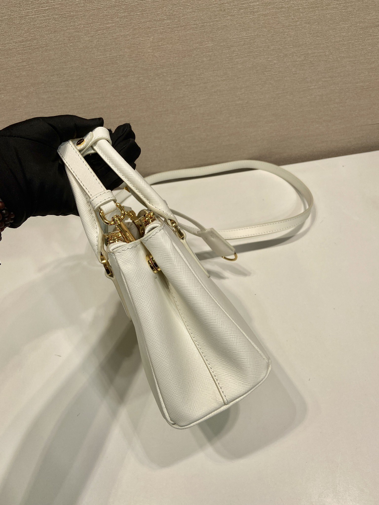 20CM 普拉达 PRADA Galleria 斜跨手提  女包 白色 十字纹 F0-1BA906_2AO6_F0009_V_EVM