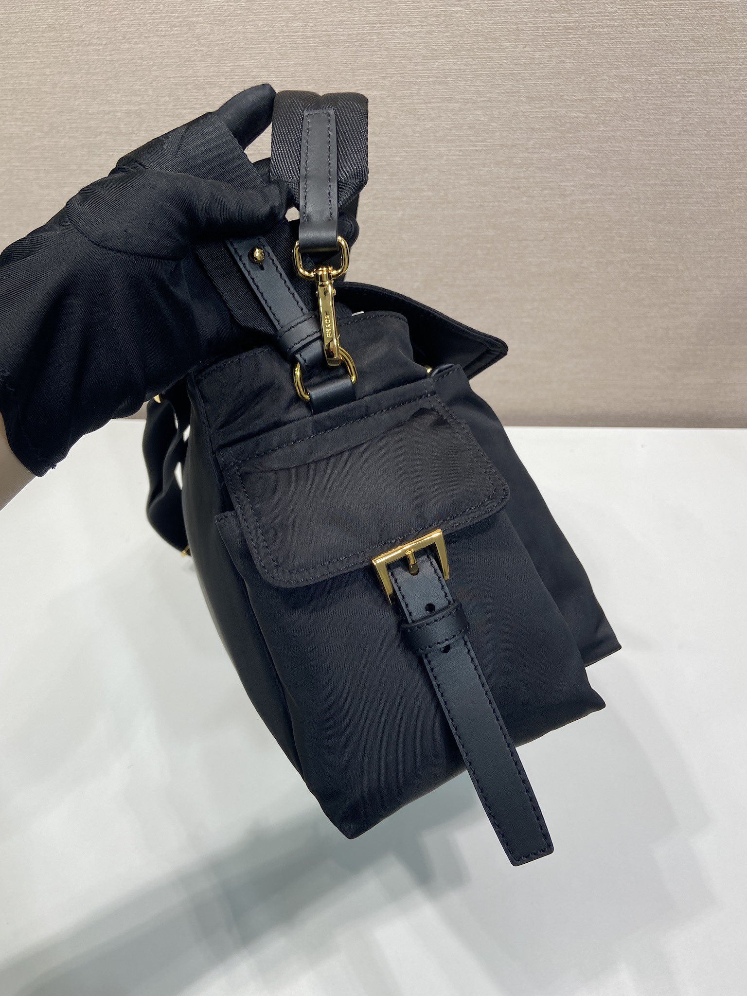 37CM 普拉达 PRADA Explore Re-Nyloni 邮差斜跨手提 女包 黑色尼龙 H0-1BD391_RDLN_F0002