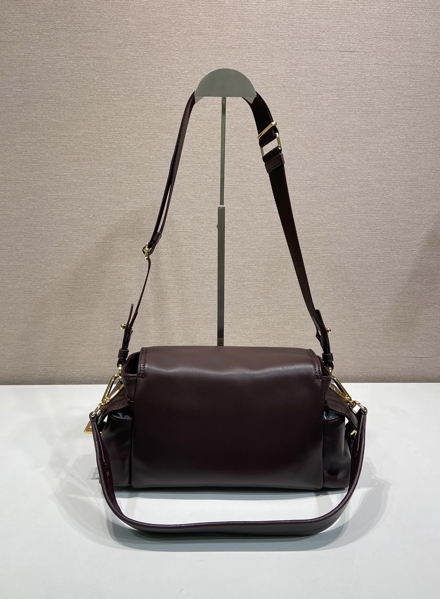 30CM 普拉达 PRADA Re-Nyloni 邮差斜跨手提 女包 黑色 羊皮  F0-1BD394_2DX8_F0038