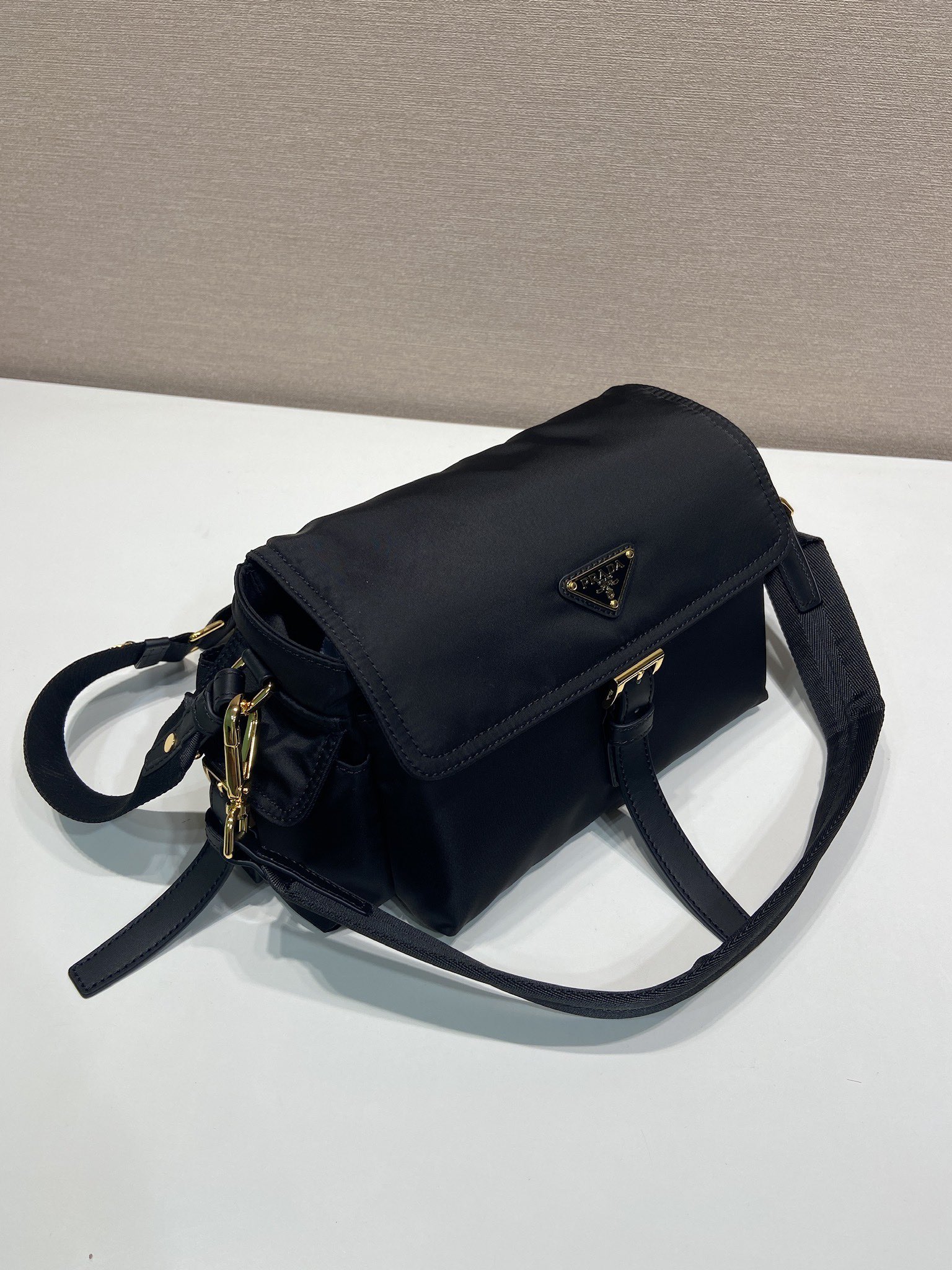 30CM 普拉达 PRADA Re-Nyloni 邮差斜跨手提 女包 黑色尼龙  F0-1BD394_RDLN_F0002