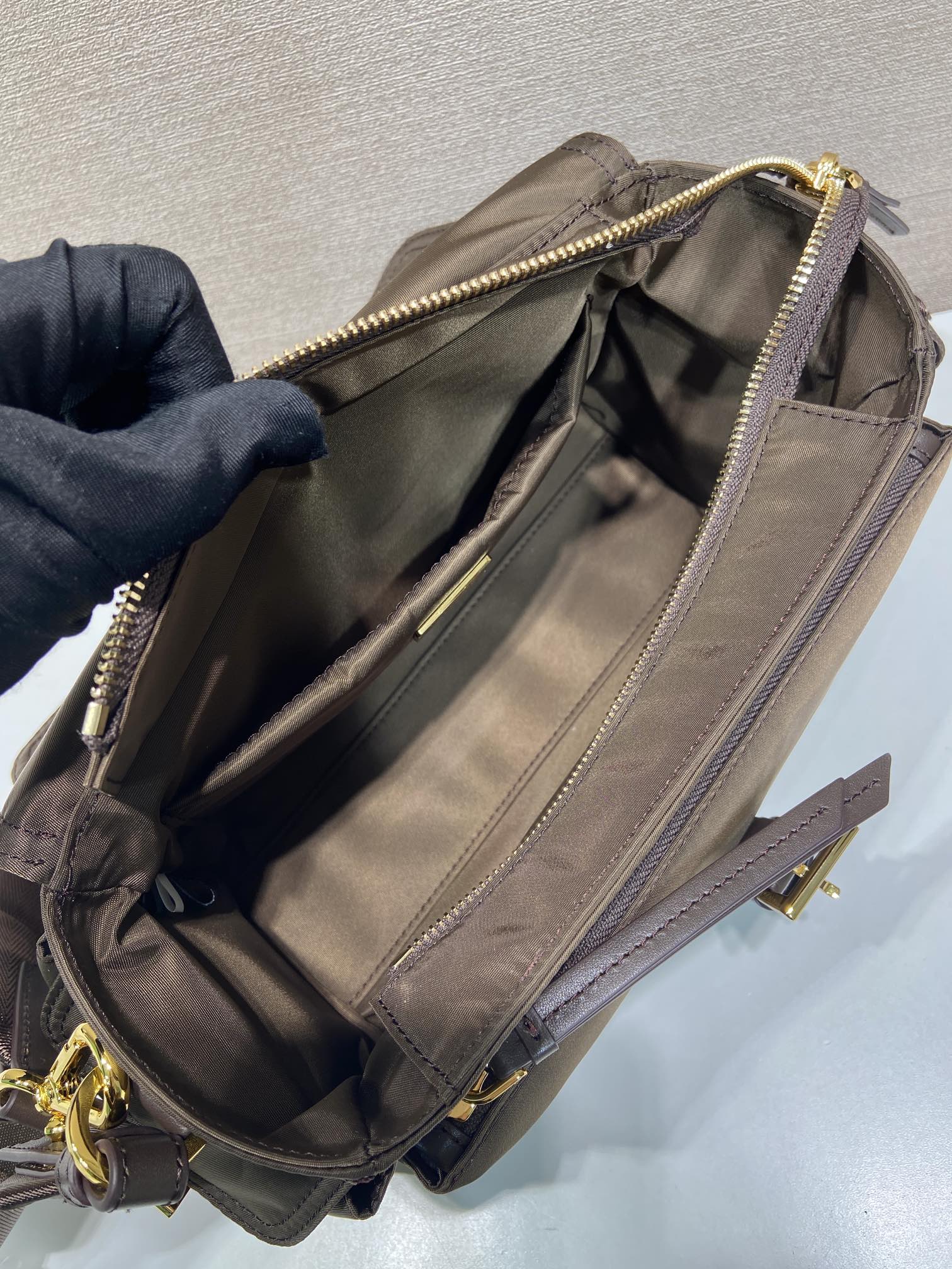 30CM 普拉达 PRADA Re-Nyloni 邮差斜跨手提 女包 褐色尼龙  F0-1BD394_RDLN_F0038_V_NOO
