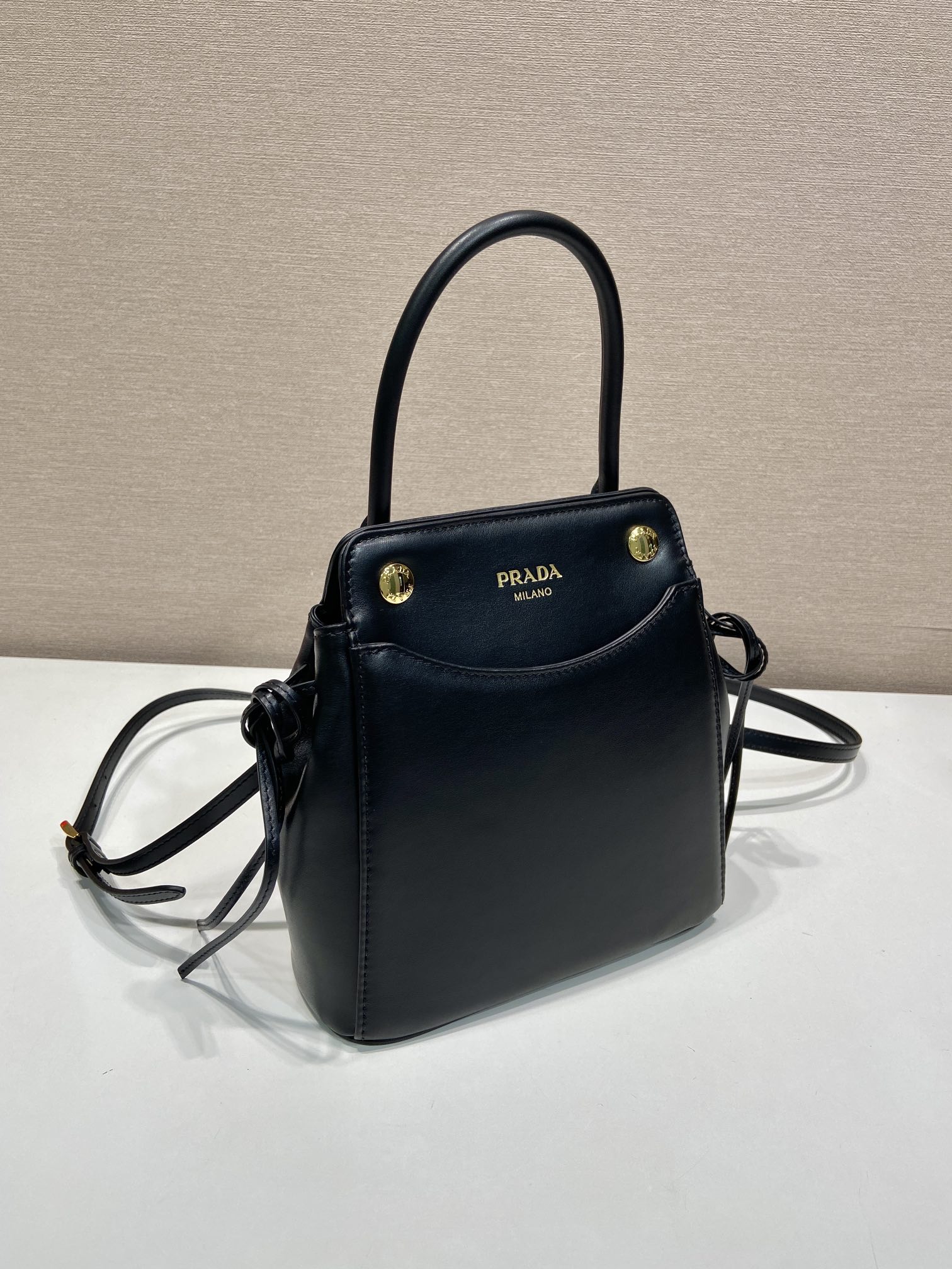 mini 普拉达 PRADA CarryI 斜跨手提 女包 黑色 皮革 H0-1BA496_2C6A_F0002_V_OOO