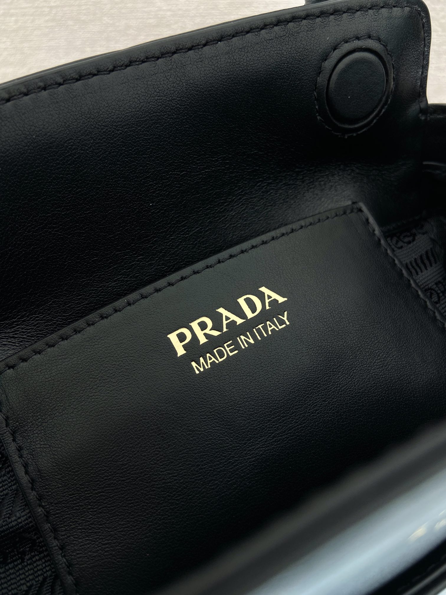 mini 普拉达 PRADA CarryI 斜跨手提 女包 黑色 皮革 H0-1BA496_2C6A_F0002_V_OOO