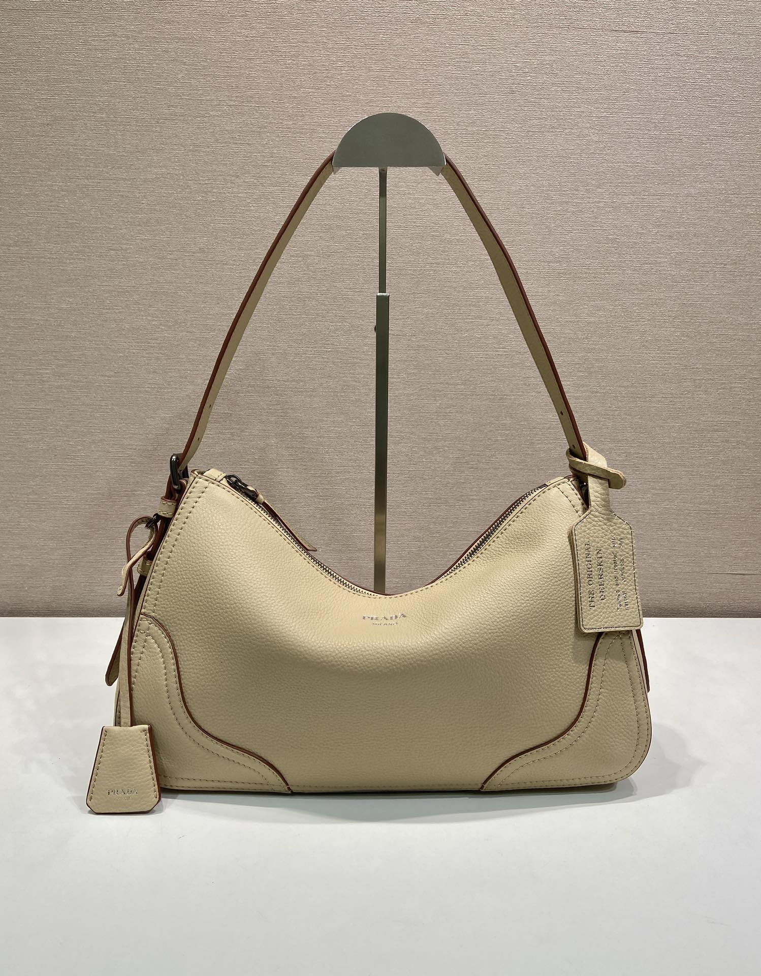 普拉达 PRADA Aimee 单肩手提 女包  沙米色 皮革 H0-1BC280_2HIK_F0036