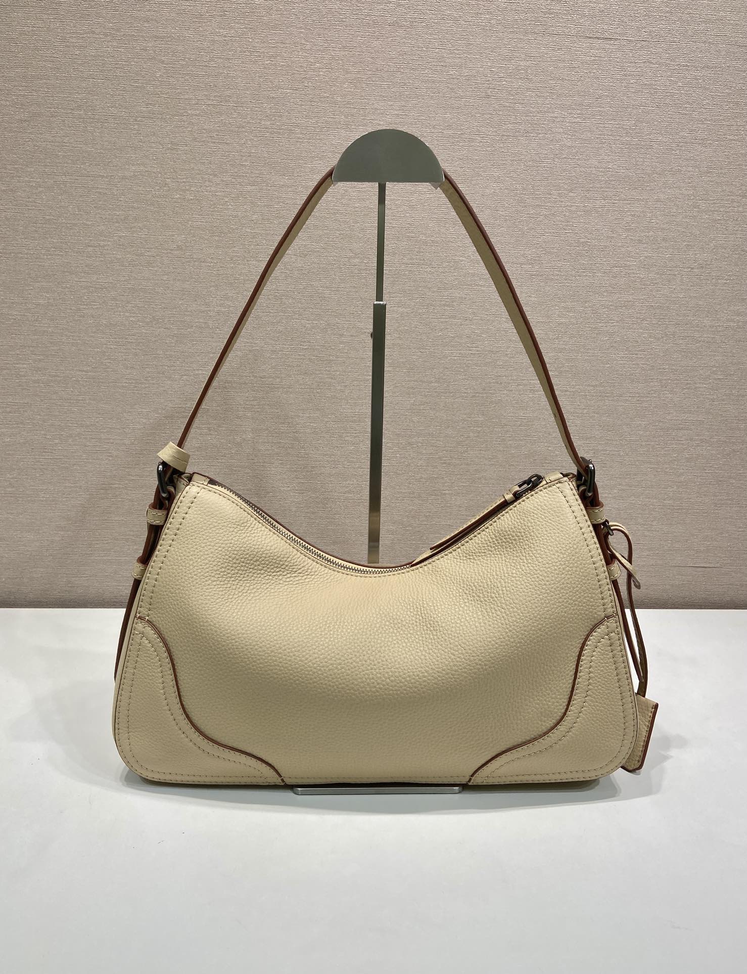 普拉达 PRADA Aimee 单肩手提 女包  沙米色 皮革 H0-1BC280_2HIK_F0036