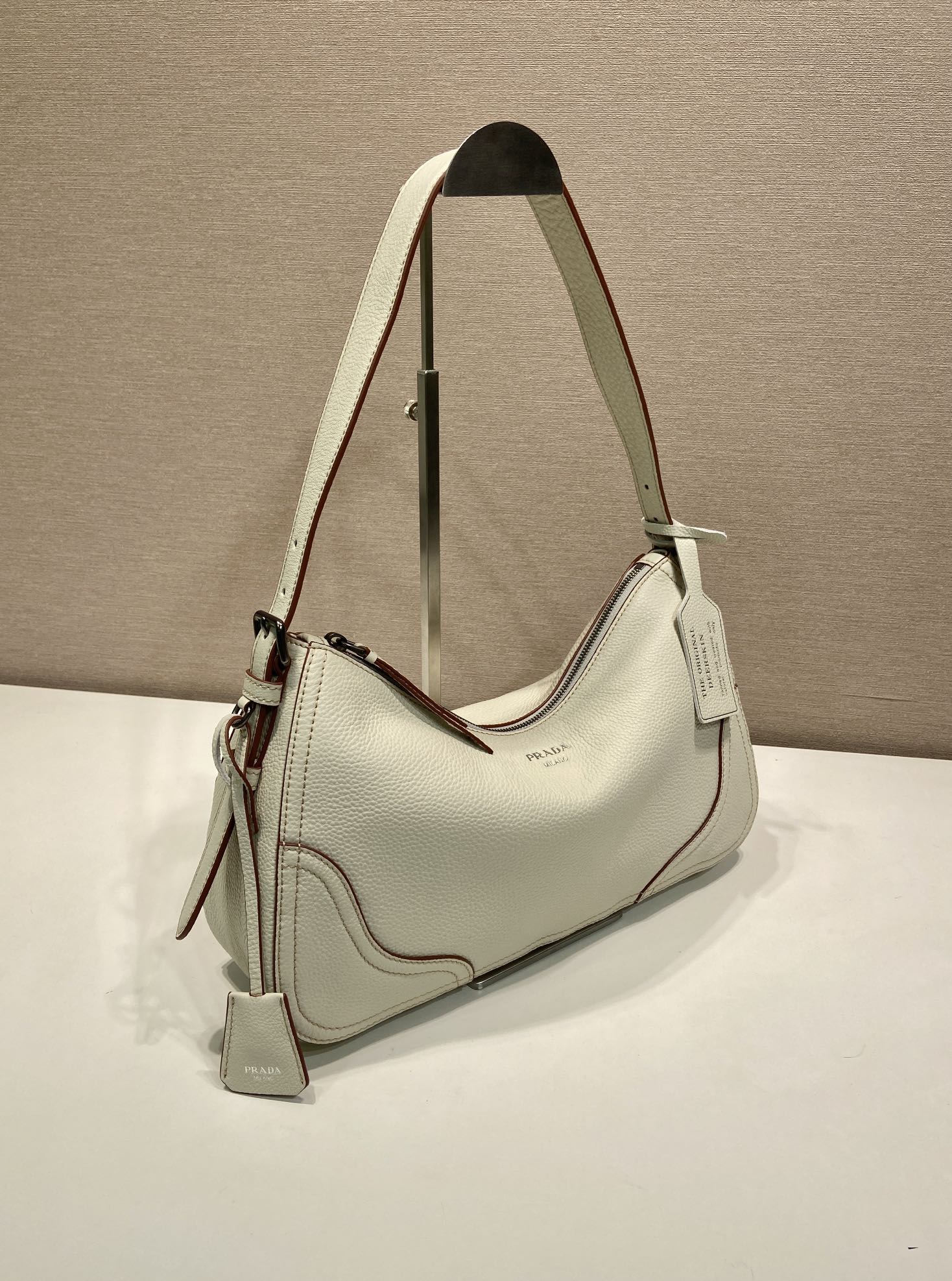 普拉达 PRADA Aimee 单肩手提 女包  米色 皮革 H0-1BC280_2HIK_F0K74_V_OOO
