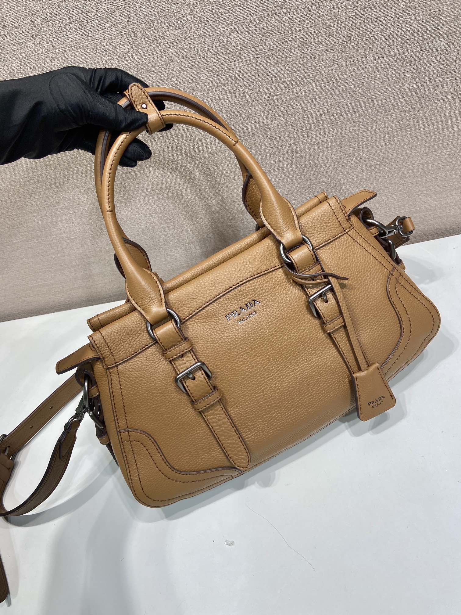 普拉达 PRADA Borsa  手提斜跨 女包  泥灰色 皮革 H0-1BG604_2HIK_F0572