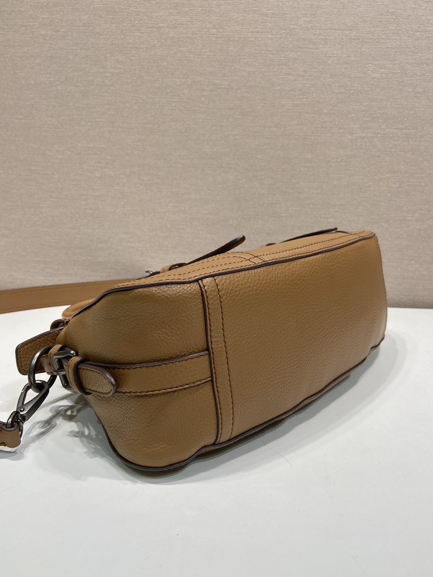 普拉达 PRADA Borsa  手提斜跨 女包  泥灰色 皮革 H0-1BG604_2HIK_F0572