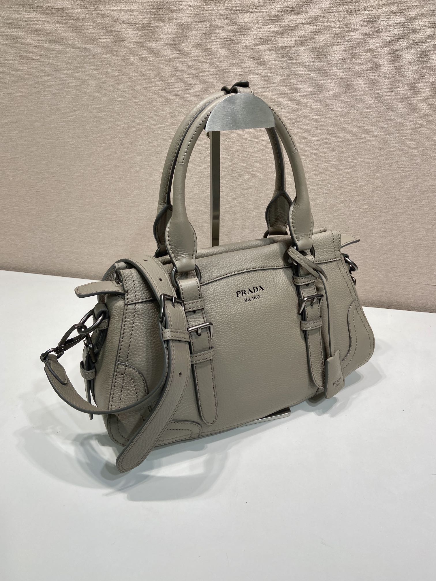 普拉达 PRADA Borsa  手提斜跨 女包  泥灰色 皮革 H0-1BG604_2HIK_F0572