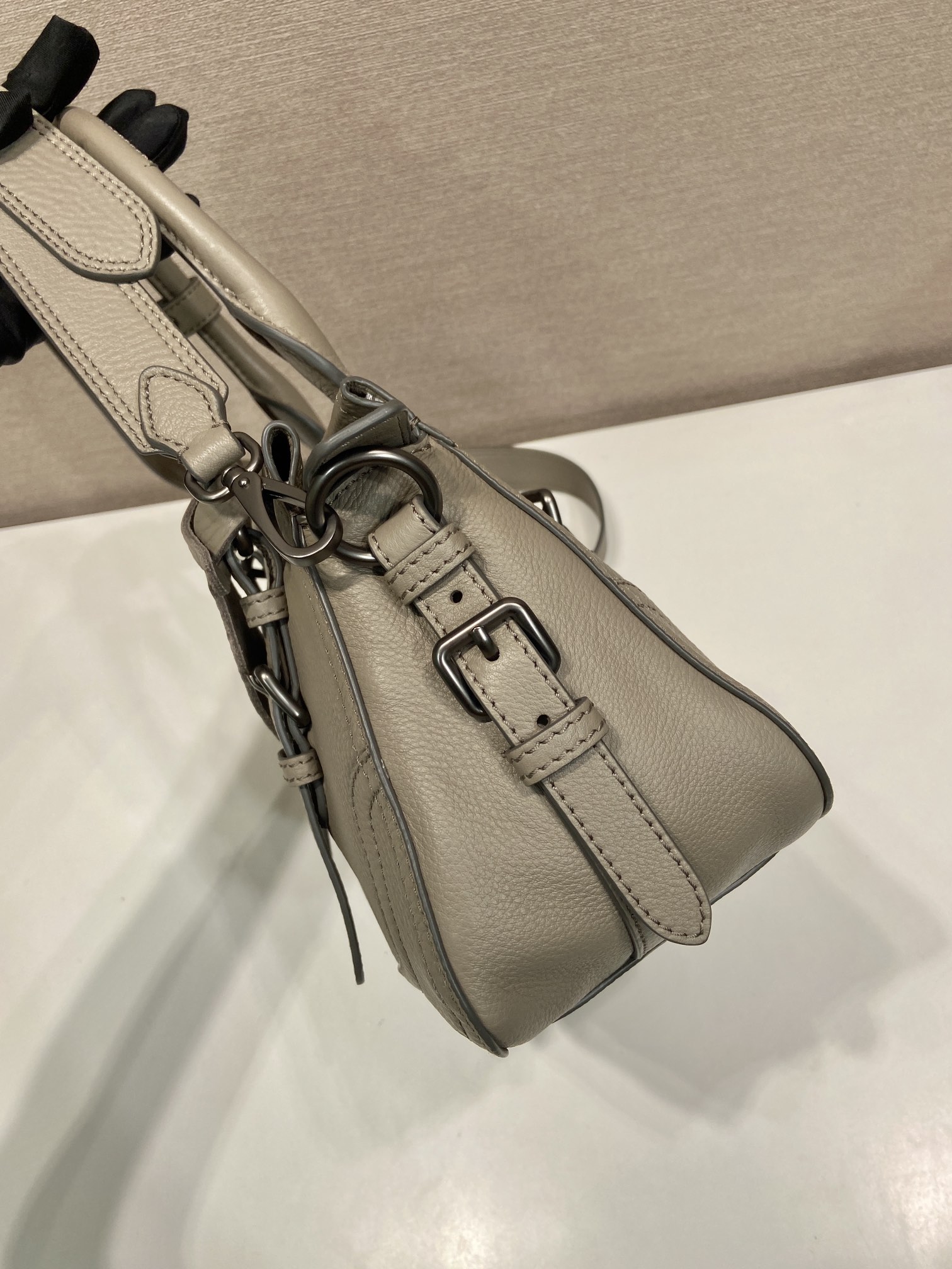 普拉达 PRADA Borsa  手提斜跨 女包  泥灰色 皮革 H0-1BG604_2HIK_F0572