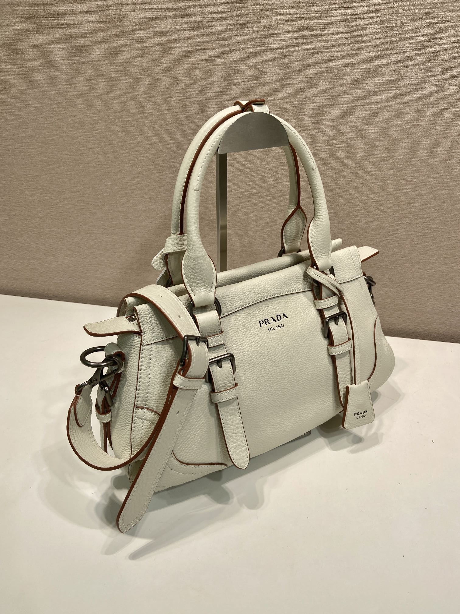 普拉达 PRADA Borsa  手提斜跨 女包  粉笔白 皮革 H0-1BG604_2HIK_F0K74