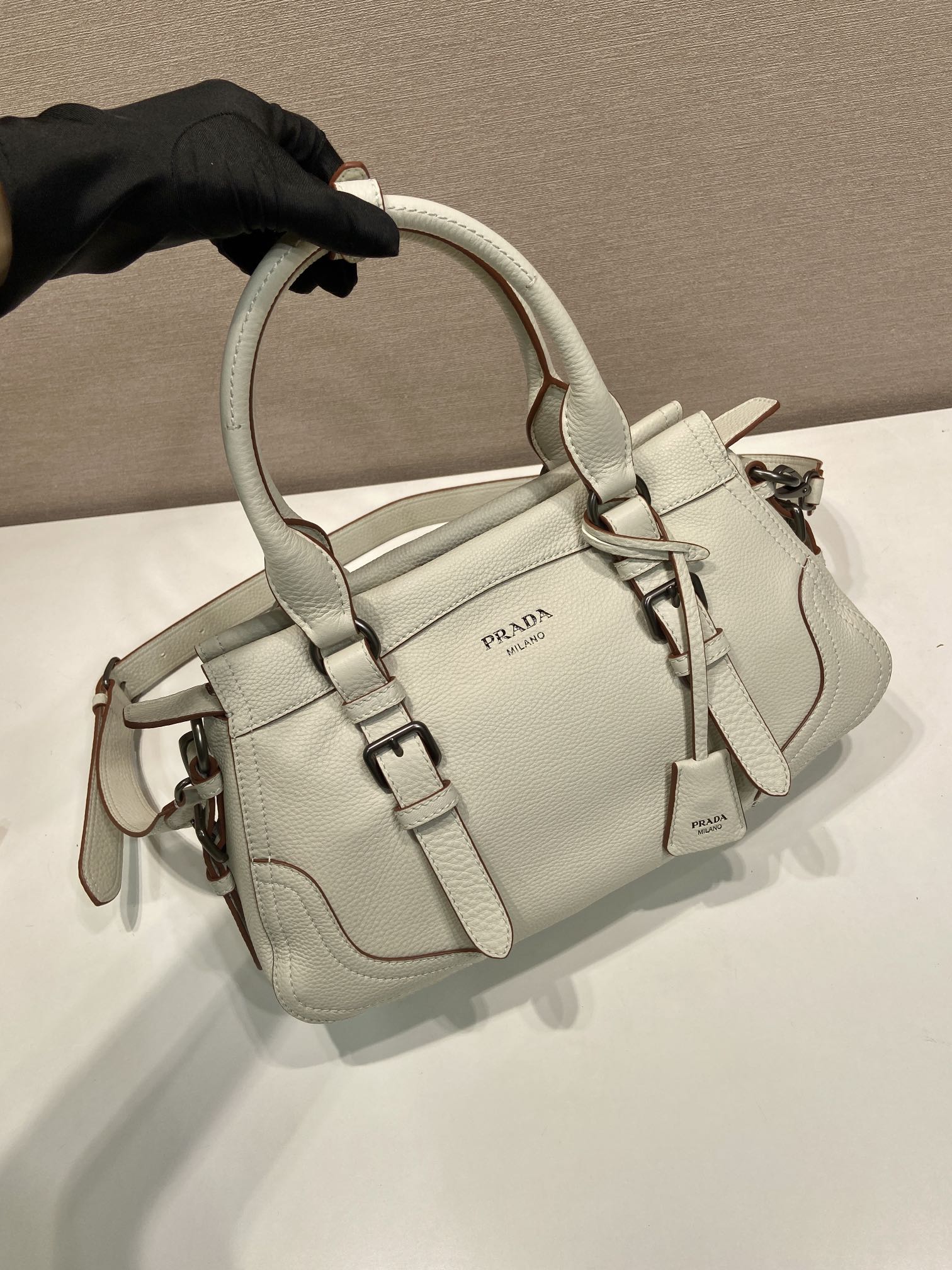 普拉达 PRADA Borsa  手提斜跨 女包  粉笔白 皮革 H0-1BG604_2HIK_F0K74