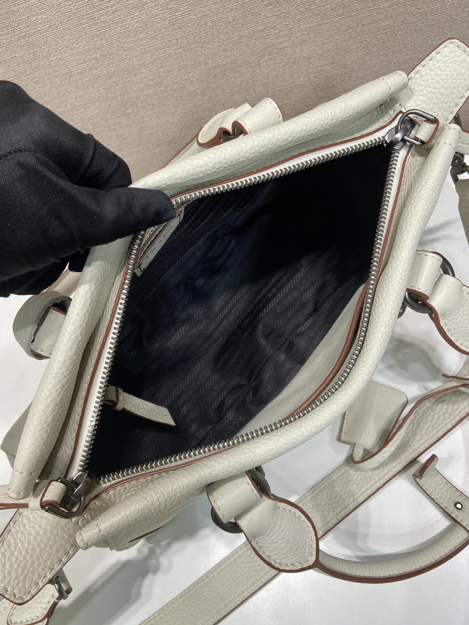 普拉达 PRADA Borsa  手提斜跨 女包  粉笔白 皮革 H0-1BG604_2HIK_F0K74