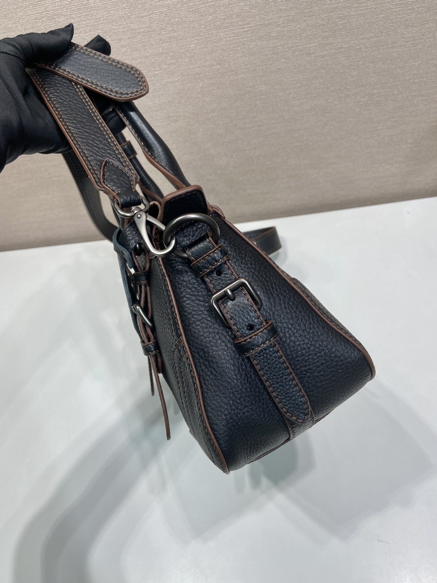 普拉达 PRADA Borsa  手提斜跨 女包  黑色 皮革 H0-1BG604-2HIK-F0002
