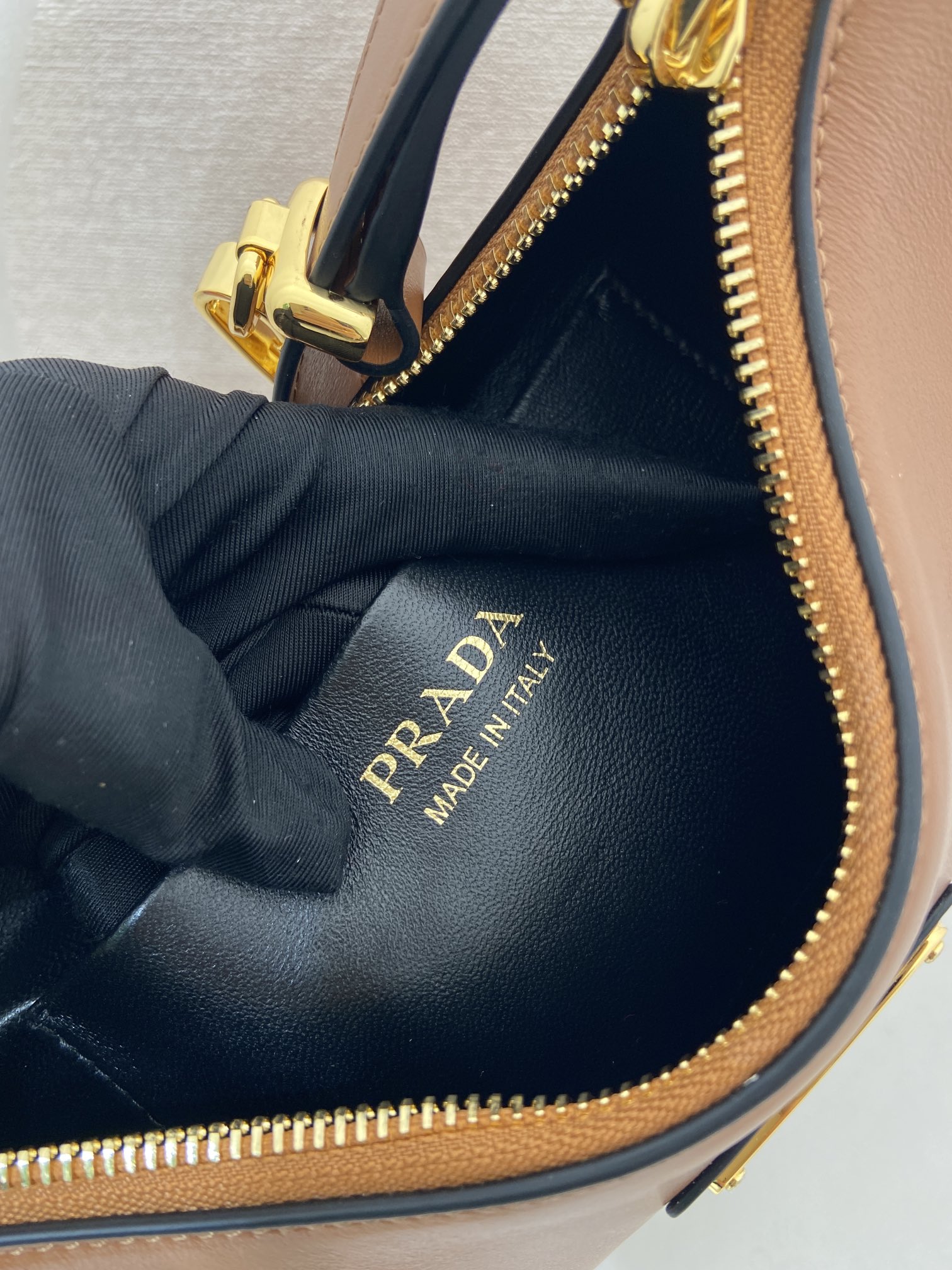 普拉达 PRADA Arque 手提腋下包  女包  棕色 皮革 H0-1BC194_ASK_F0XUG_V_HOO