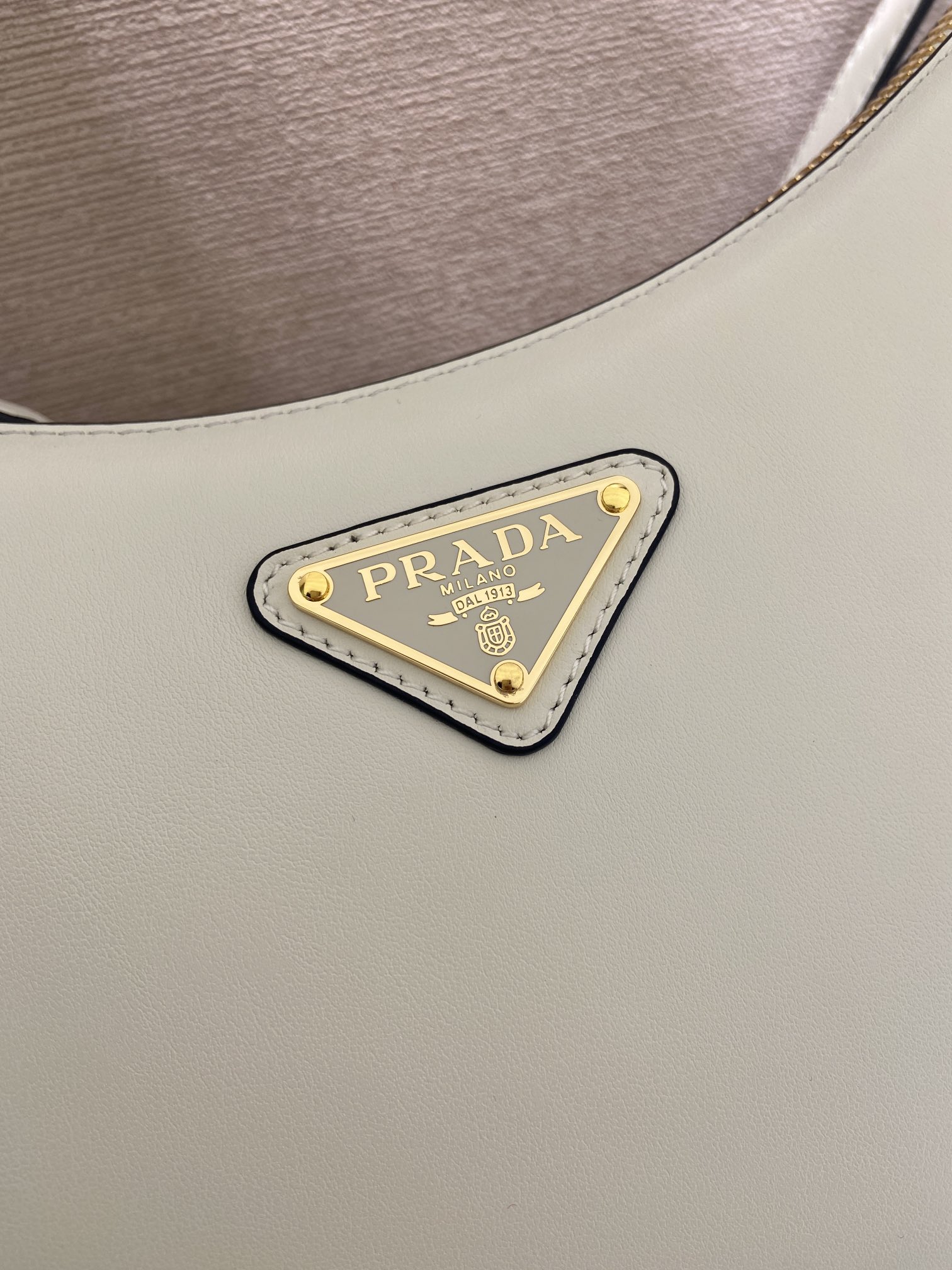 普拉达 PRADA Arque 手提腋下包  女包  白色 皮革 H0-1BC194-ASKF-0PG7V