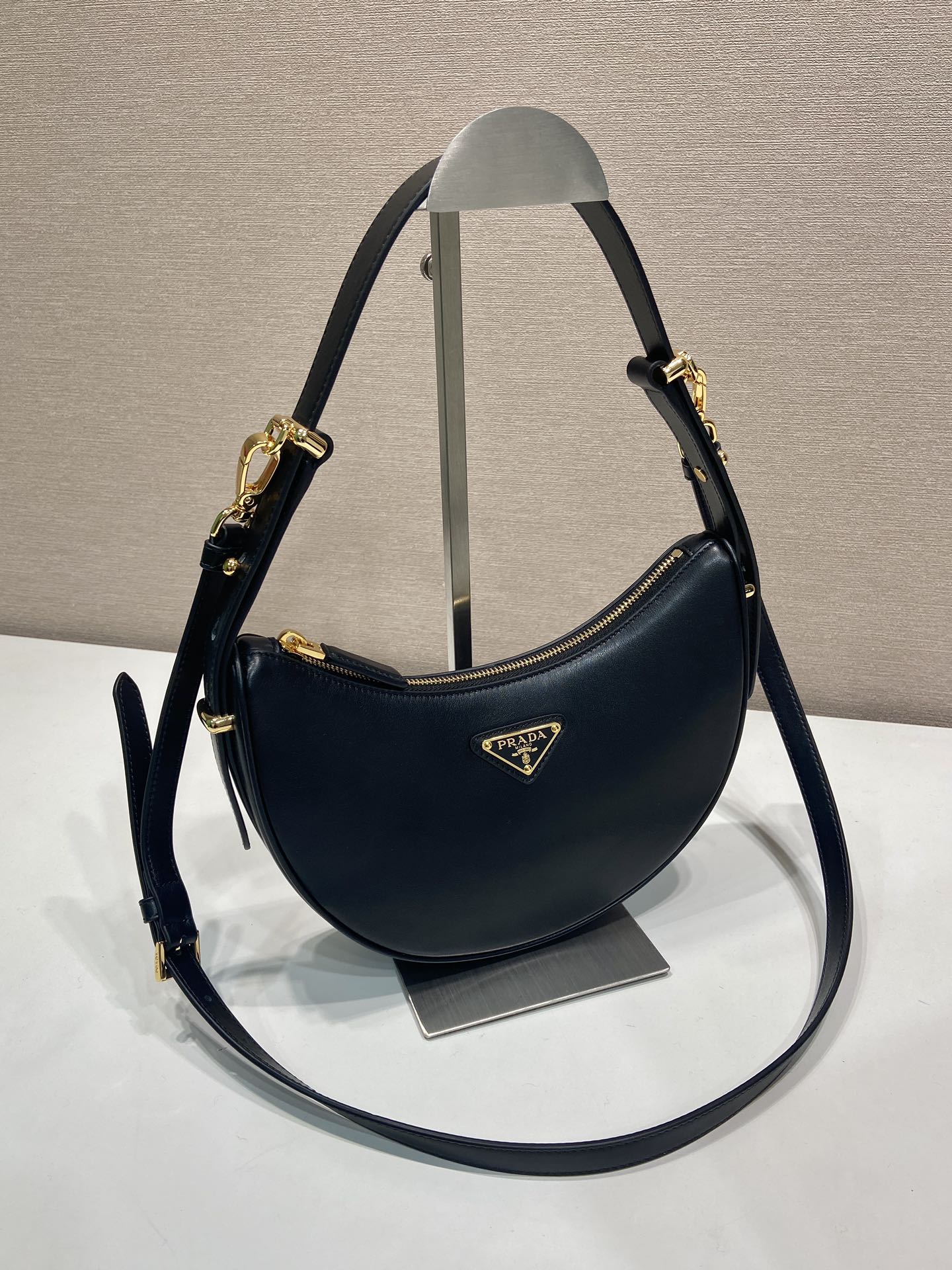 普拉达 PRADA Arque 手提腋下包  女包  黑色 皮革 H0-1BC194_ASK_F0002_V_HOO