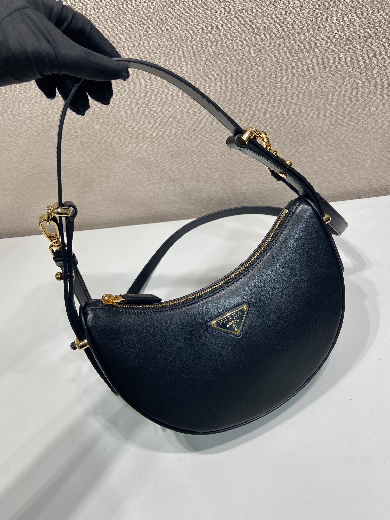 普拉达 PRADA Arque 手提腋下包  女包  黑色 皮革 H0-1BC194_ASK_F0002_V_HOO