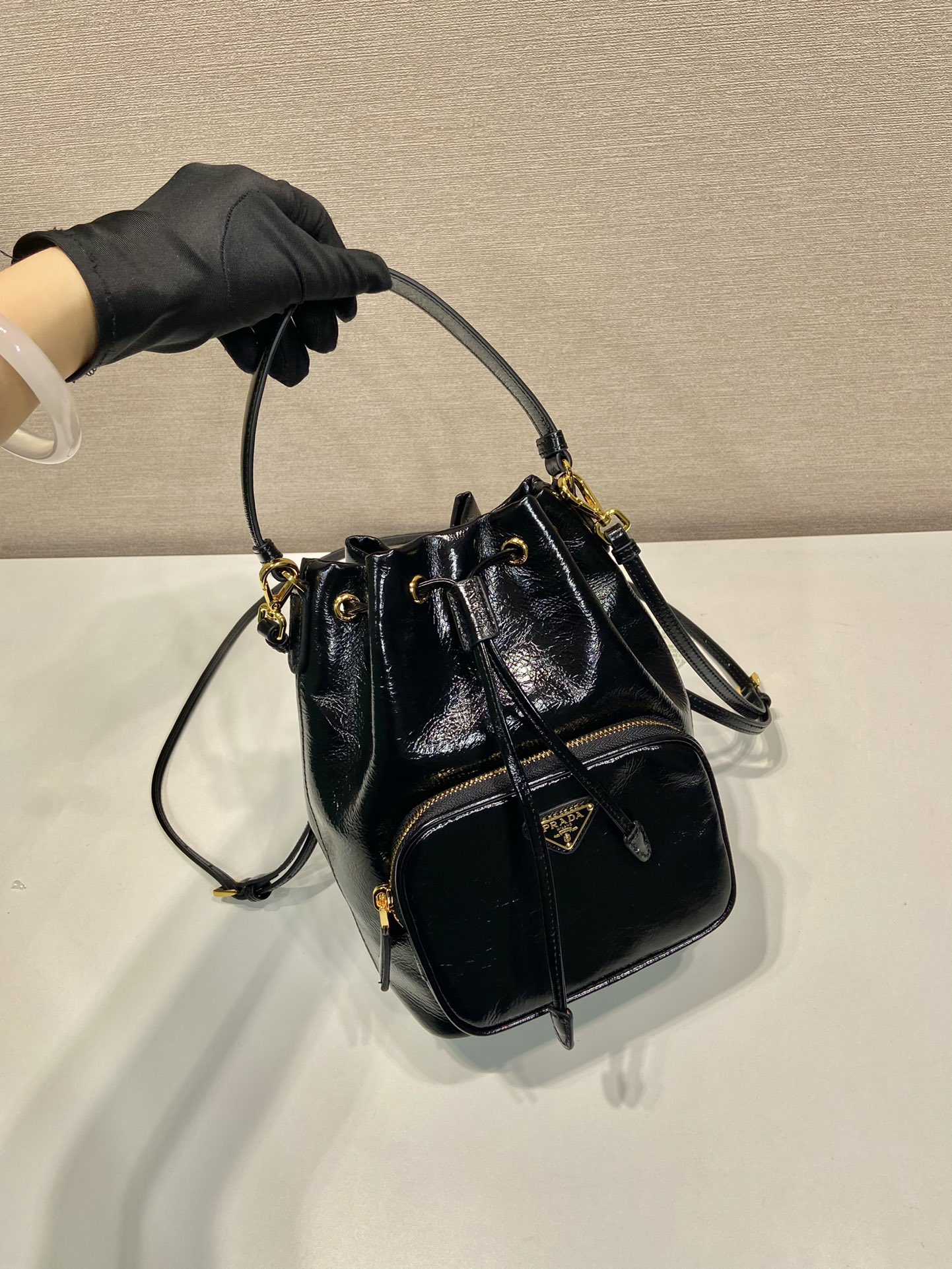 普拉达 PRADA Duet 水桶 手提 斜跨  女包  黑色 皮革 F0-1BH038_2DNT_F0002