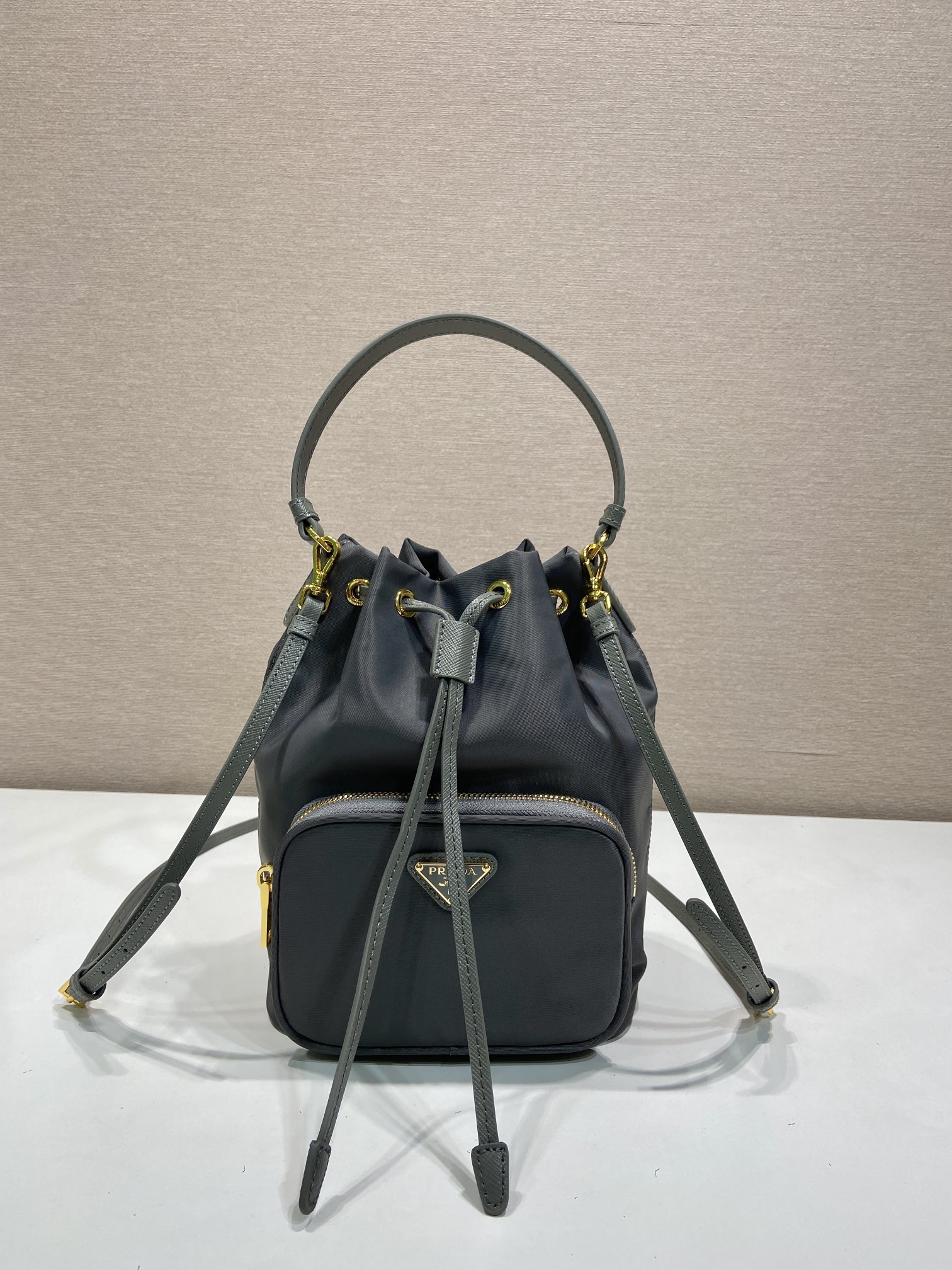 普拉达 PRADA Duet 水桶 手提 斜跨  女包 水银灰 尼龙 F0-1BH038_RV44_F0ST1_V_UOP