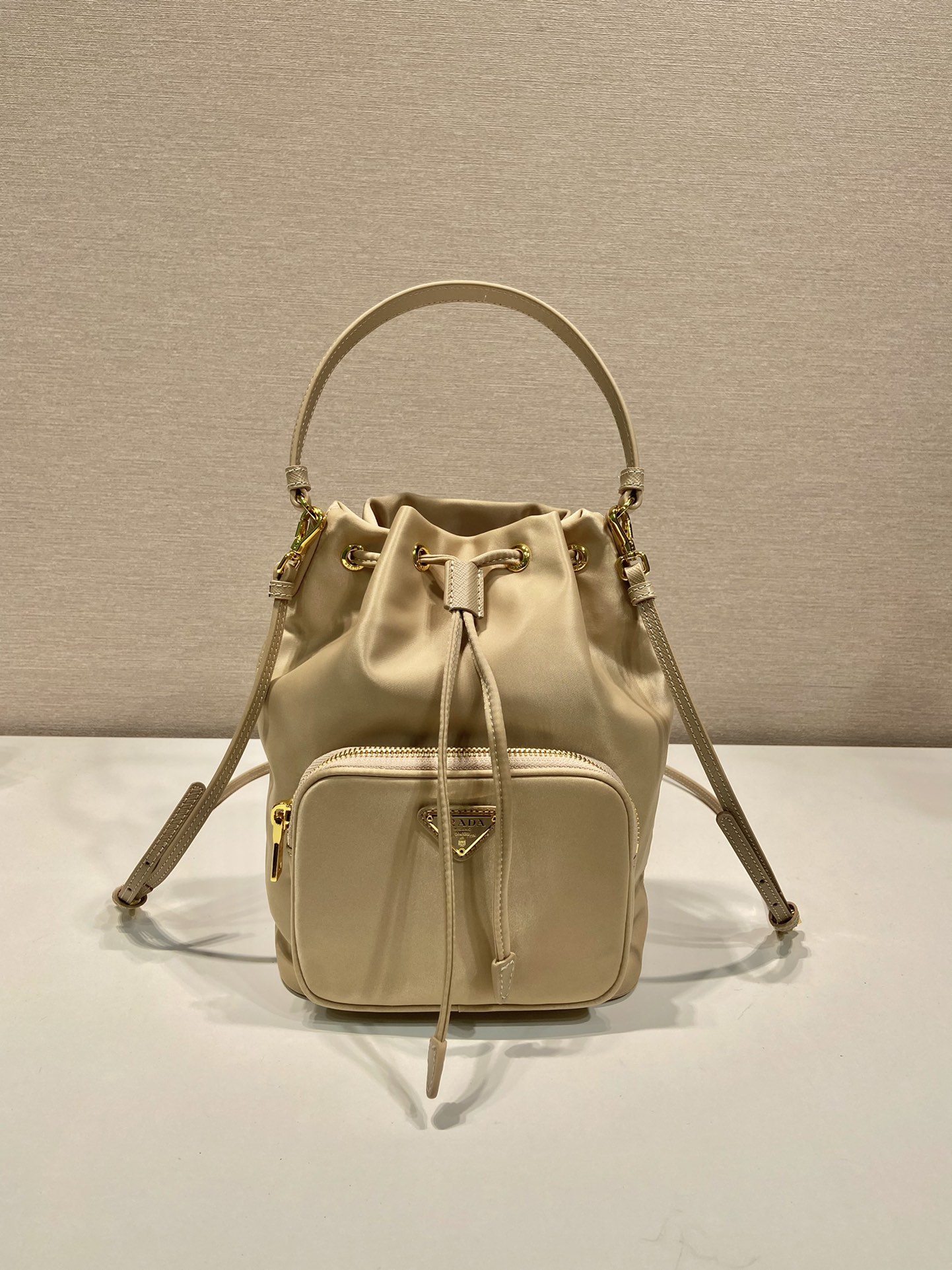 普拉达 PRADA DuetRe-Nylon 水桶 手提 斜跨  女包 棕色 尼龙 F0-1BH038_UOP_RV44_F0040