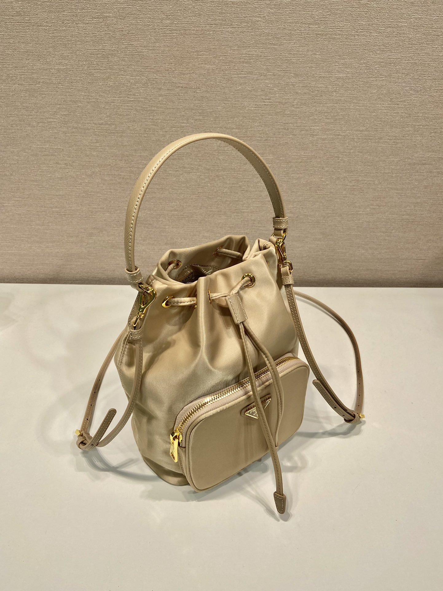 普拉达 PRADA DuetRe-Nylon 水桶 手提 斜跨  女包 棕色 尼龙 F0-1BH038_UOP_RV44_F0040