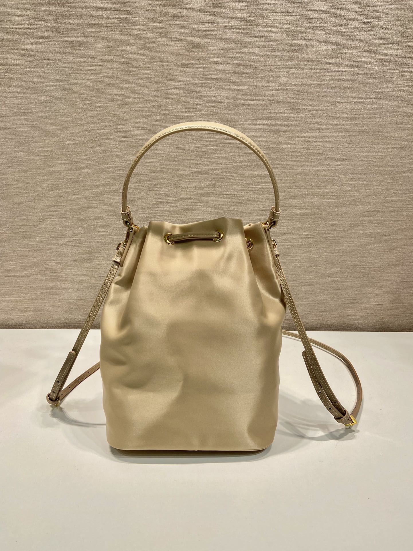 普拉达 PRADA DuetRe-Nylon 水桶 手提 斜跨  女包 棕色 尼龙 F0-1BH038_UOP_RV44_F0040