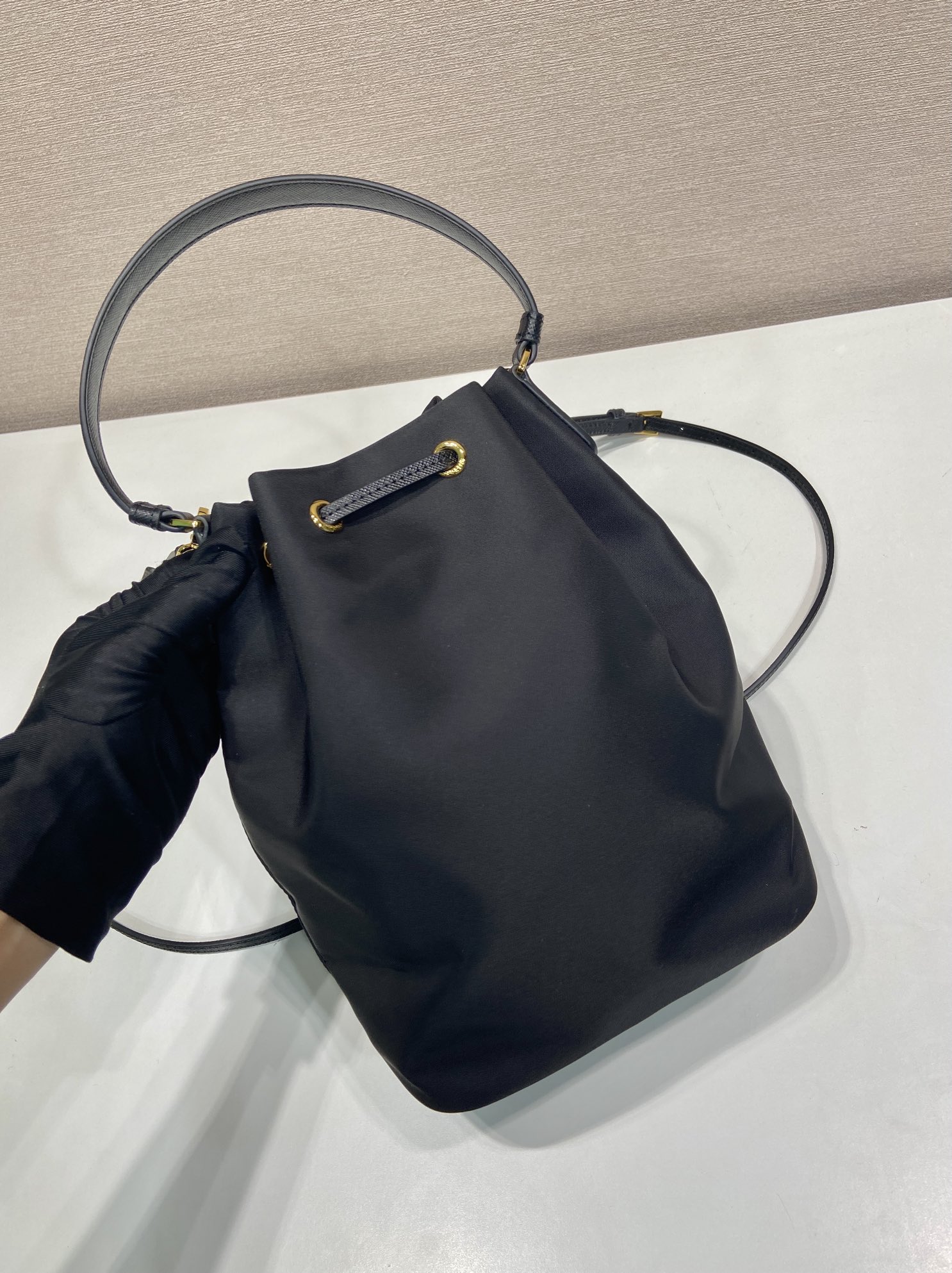 普拉达 PRADA DuetRe-Nylon 水桶 手提 斜跨  女包 黑色 尼龙 F0-1BH038_RV44_F0002