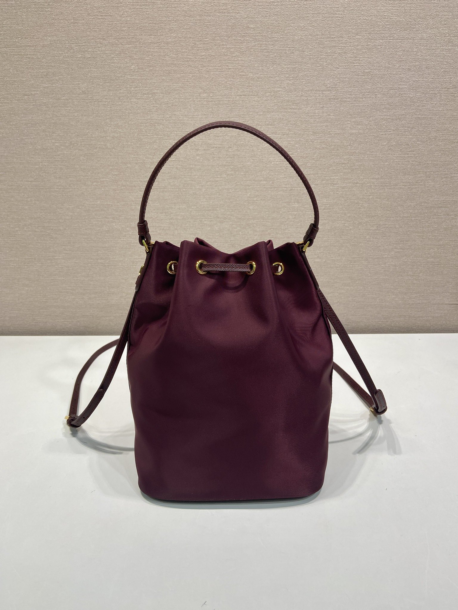 普拉达 PRADA DuetRe-Nylon 水桶 手提 斜跨  女包 石榴红 尼龙 F0-1BH038-V44-F0403-V-OOO