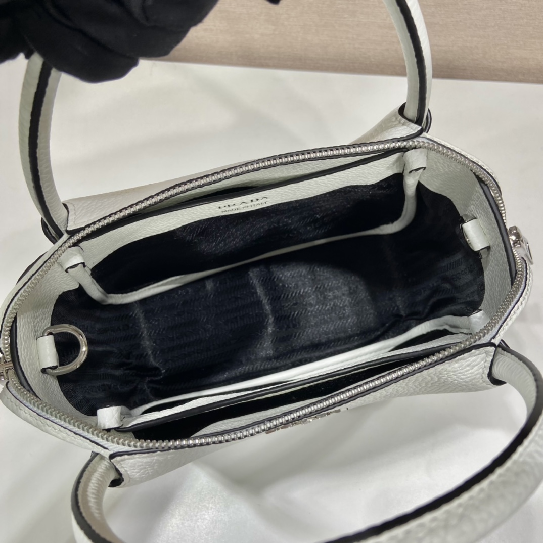 小号 普拉达 PRADA  手提 斜跨  女包 白色 皮质 H0-1BC145_2DKV_F0009