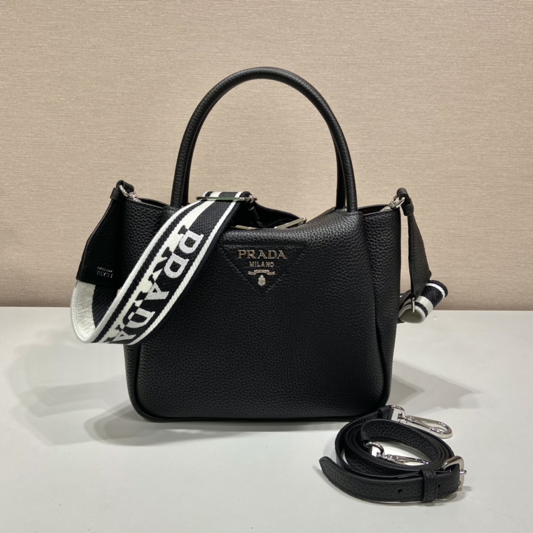 小号 普拉达 PRADA  手提 斜跨  女包 黑色色 皮质 H0-1BC145_2DKV_F0002_V_3OO