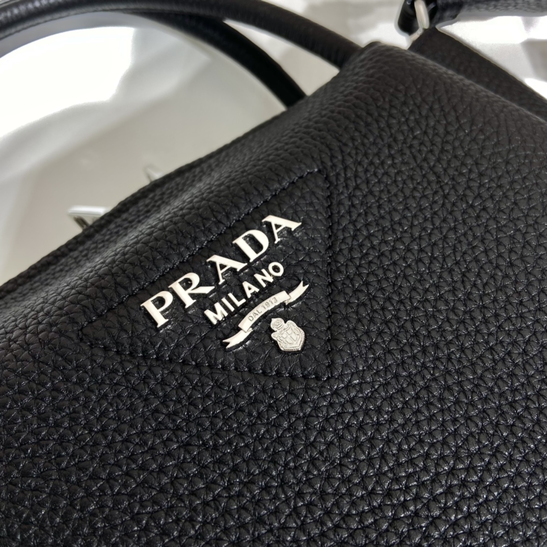 小号 普拉达 PRADA  手提 斜跨  女包 黑色色 皮质 H0-1BC145_2DKV_F0002_V_3OO