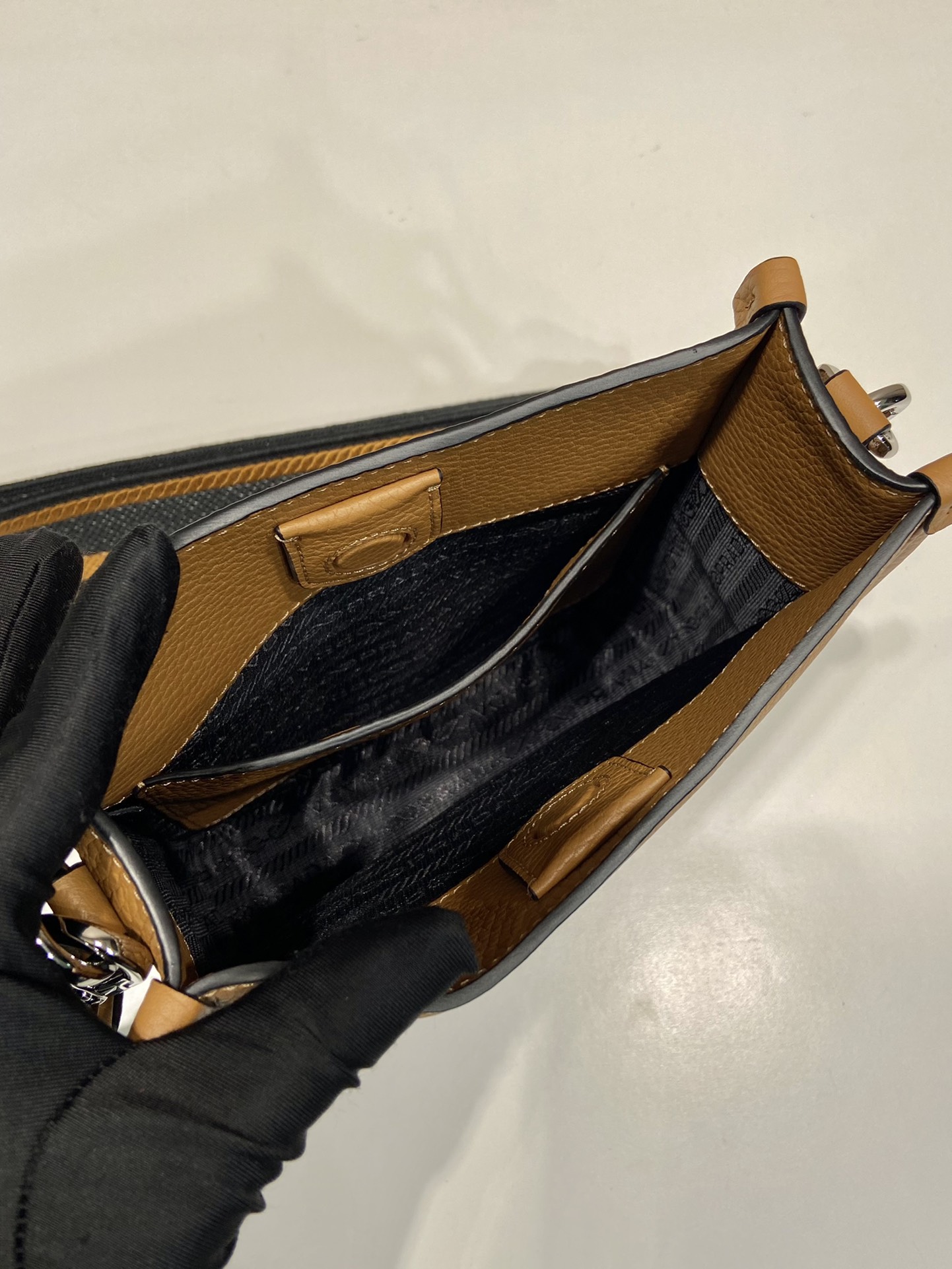  （双肩带-银logo）mini 普拉达 PRADA   斜跨 女包 焦糖色 皮质 H0-1BH191_2DKV_F02Z8_V_3OO