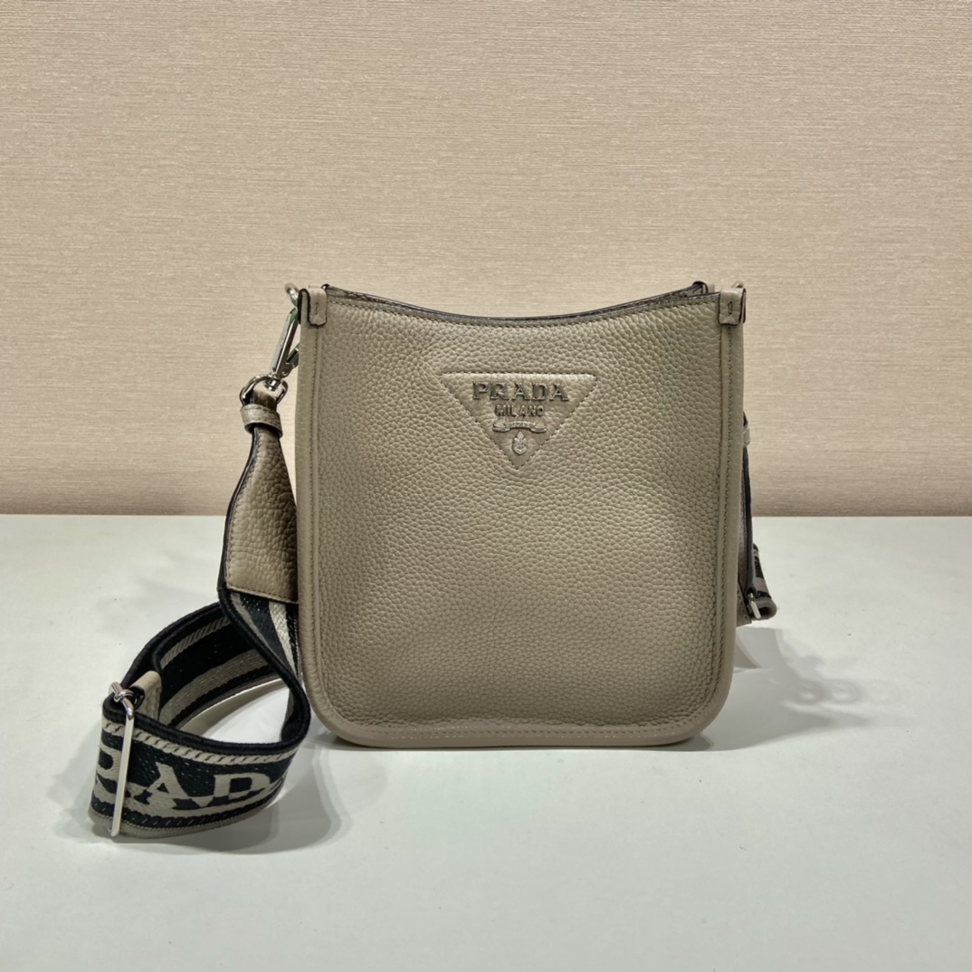 （双肩带-银logo）mini 普拉达 PRADA   斜跨 女包 浅灰色 皮质 H0-1BH191_2DKV_F0572_V_3OO