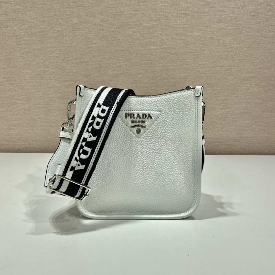 （双肩带-银logo）mini 普拉达 PRADA   斜跨 女包 白色 皮质 H0-1BH191_2DKV_F0009_V_3OO