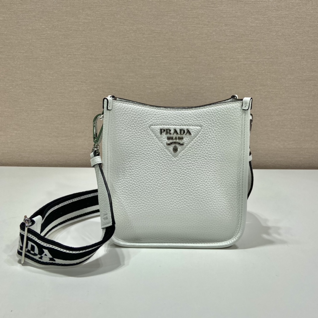 （双肩带-银logo）mini 普拉达 PRADA   斜跨 女包 白色 皮质 H0-1BH191_2DKV_F0009_V_3OO