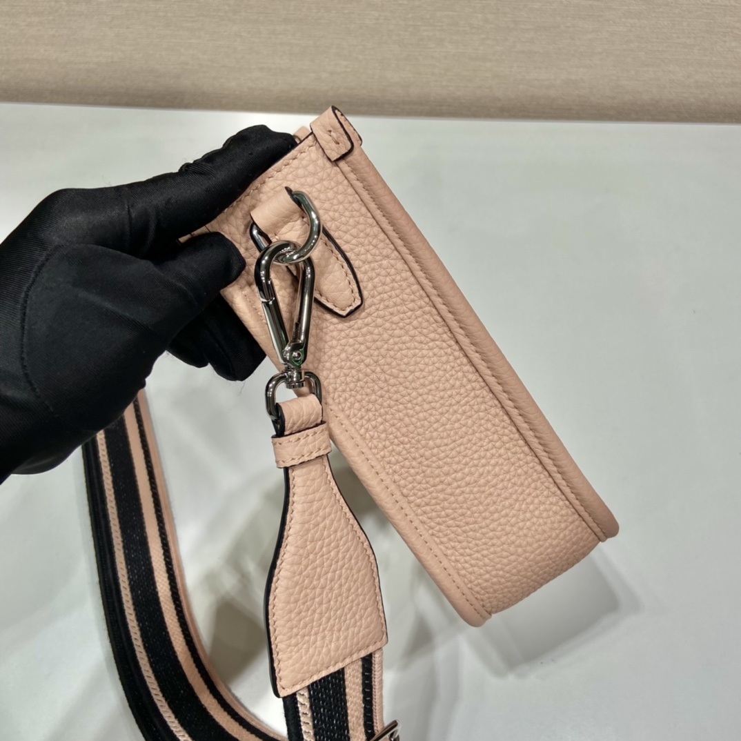 （双肩带-银logo）mini 普拉达 PRADA   斜跨 女包 浅粉色 皮质 H0-1BH191