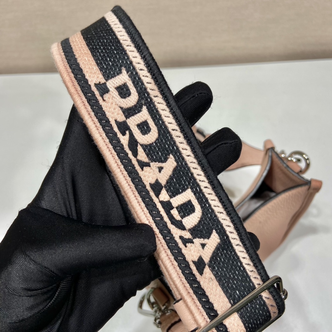 （双肩带-银logo）mini 普拉达 PRADA   斜跨 女包 浅粉色 皮质 H0-1BH191