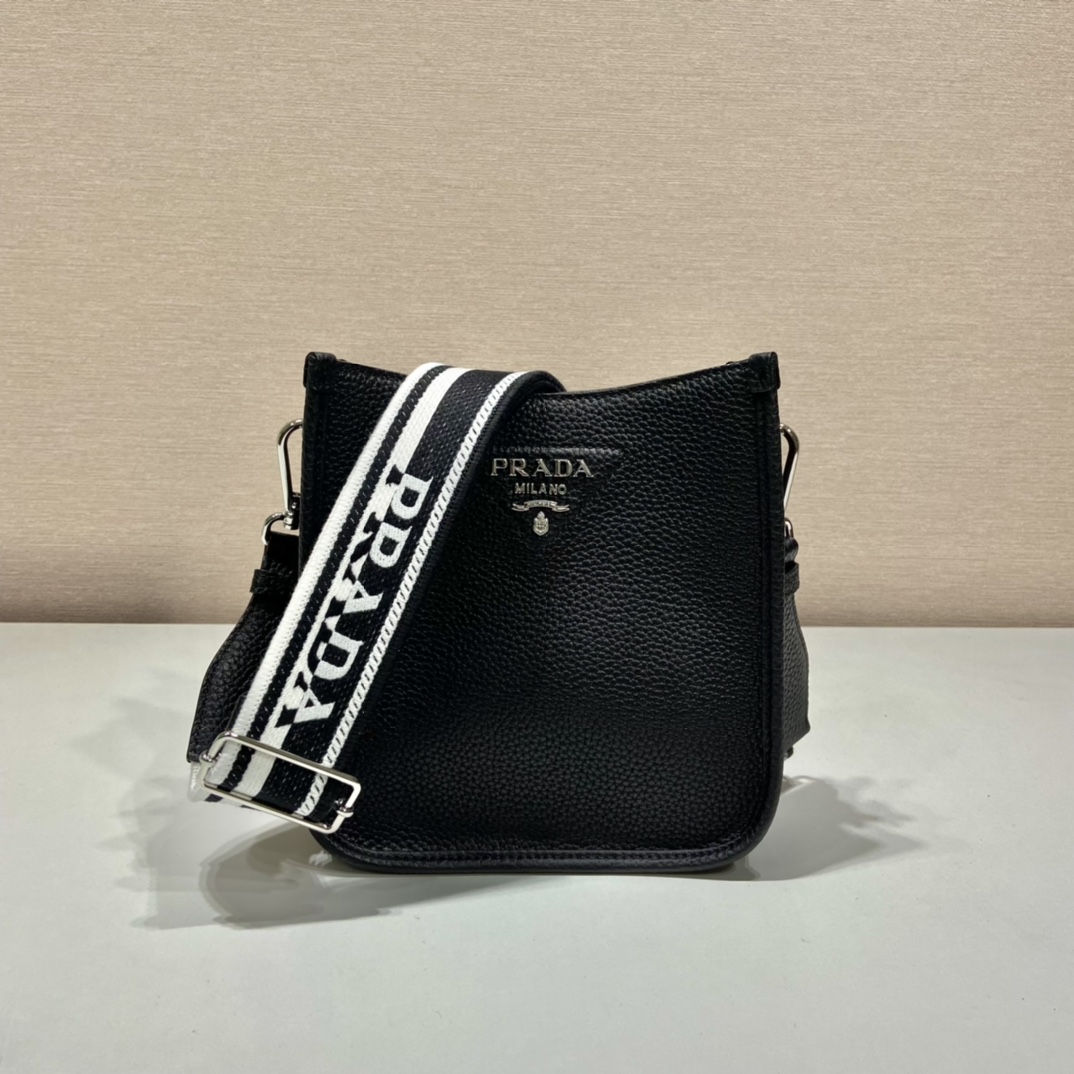 （双肩带-银logo）mini 普拉达 PRADA   斜跨 女包 黑色 皮质 H0-1BH191_2DKV_F0002_V_3OO