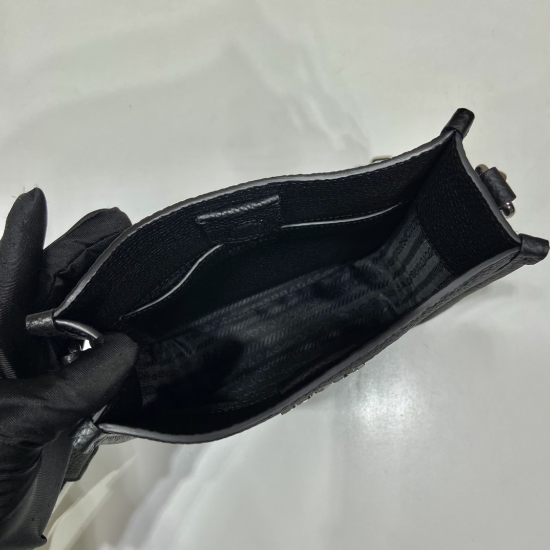 （双肩带-银logo）mini 普拉达 PRADA   斜跨 女包 黑色 皮质 H0-1BH191_2DKV_F0002_V_3OO
