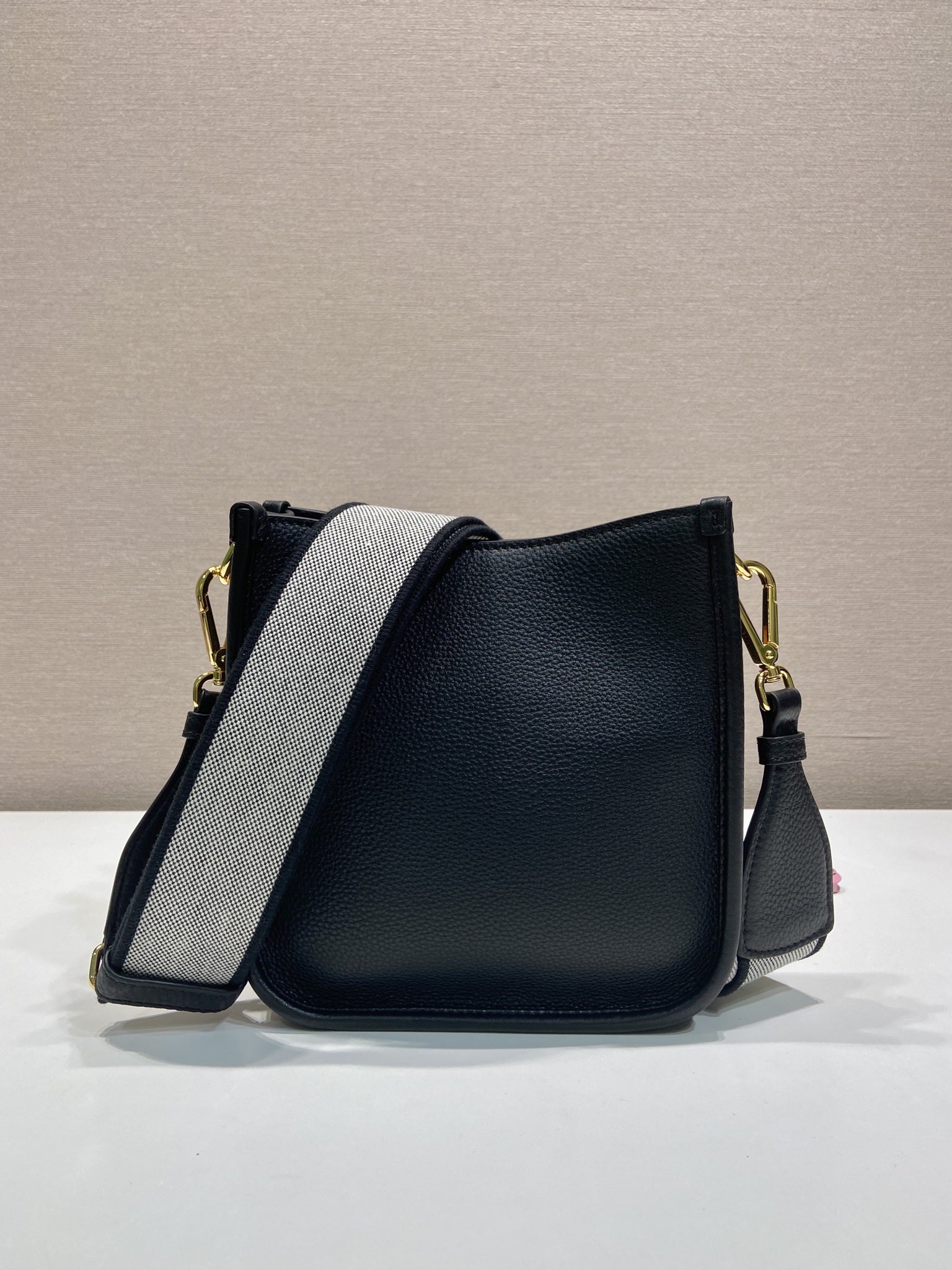 （双肩带-金logo）mini 普拉达 PRADA   斜跨 女包 黑色 皮质 H0-1BH191_2DKV_F0632