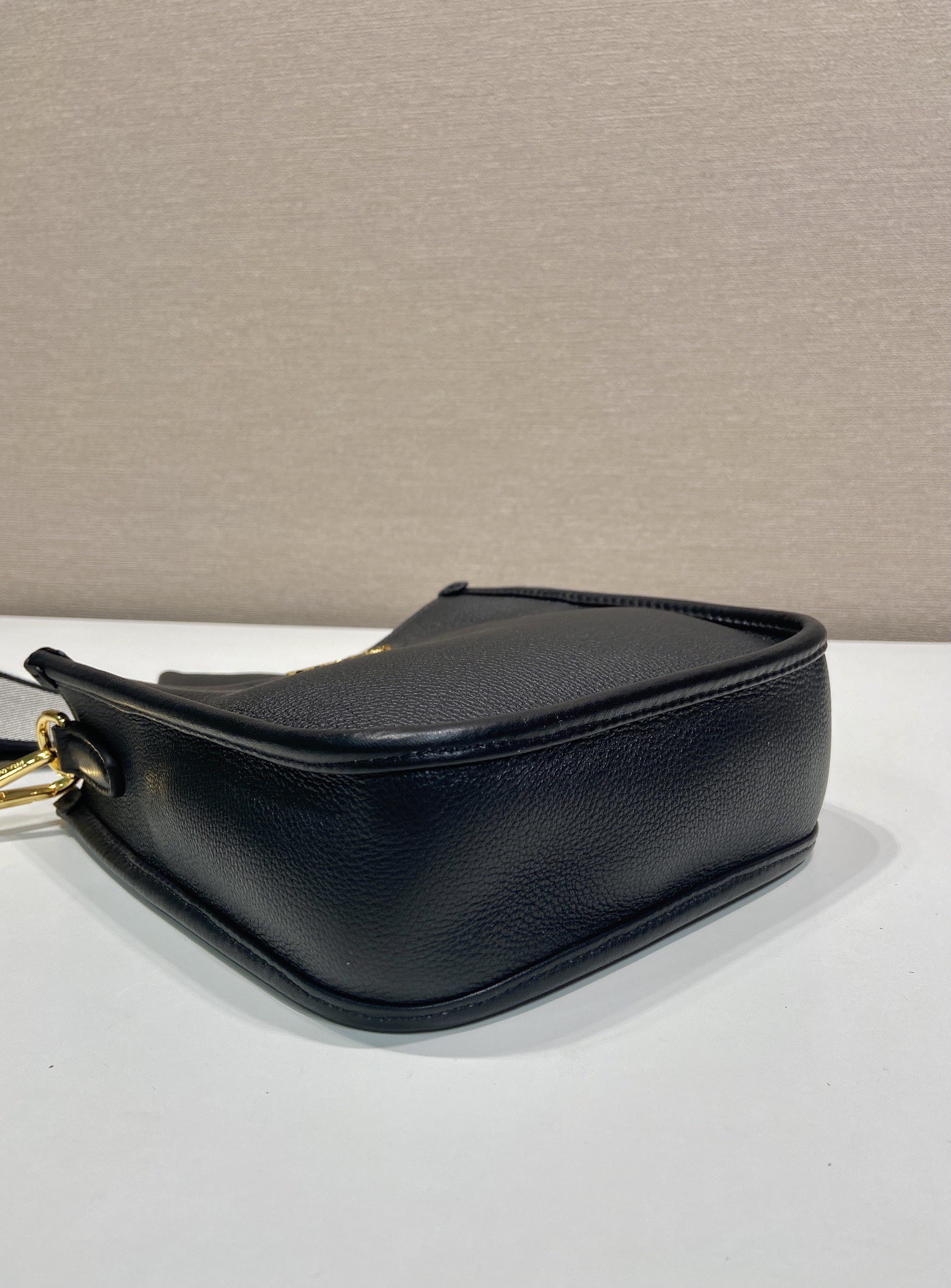 （双肩带-金logo）mini 普拉达 PRADA   斜跨 女包 黑色 皮质 H0-1BH191_2DKV_F0632