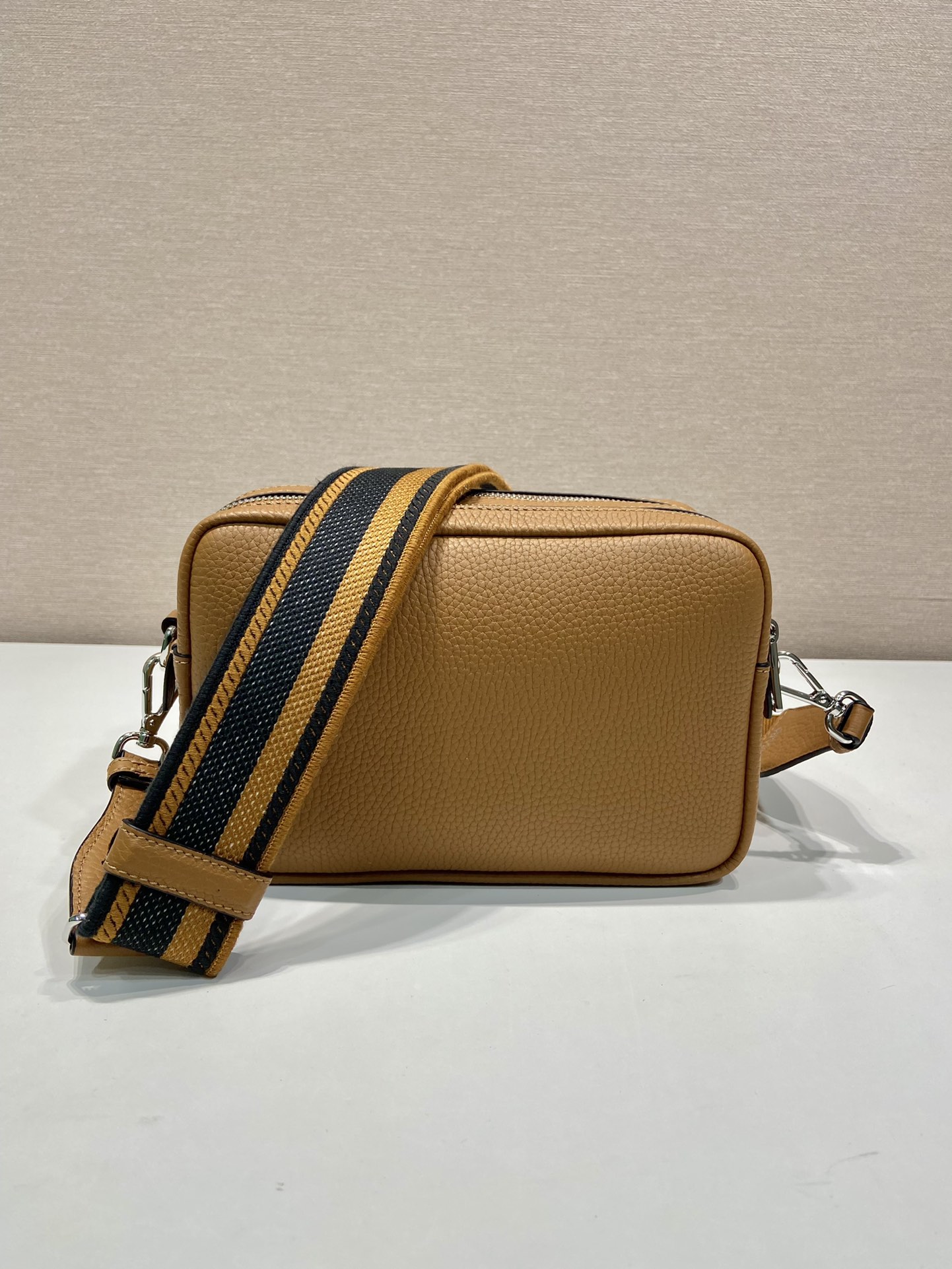 （双肩带-银logo） 普拉达 PRADA   斜跨 女包 焦糖色 皮质 H0-1BH082_2DKV_F03V8_V_7NM