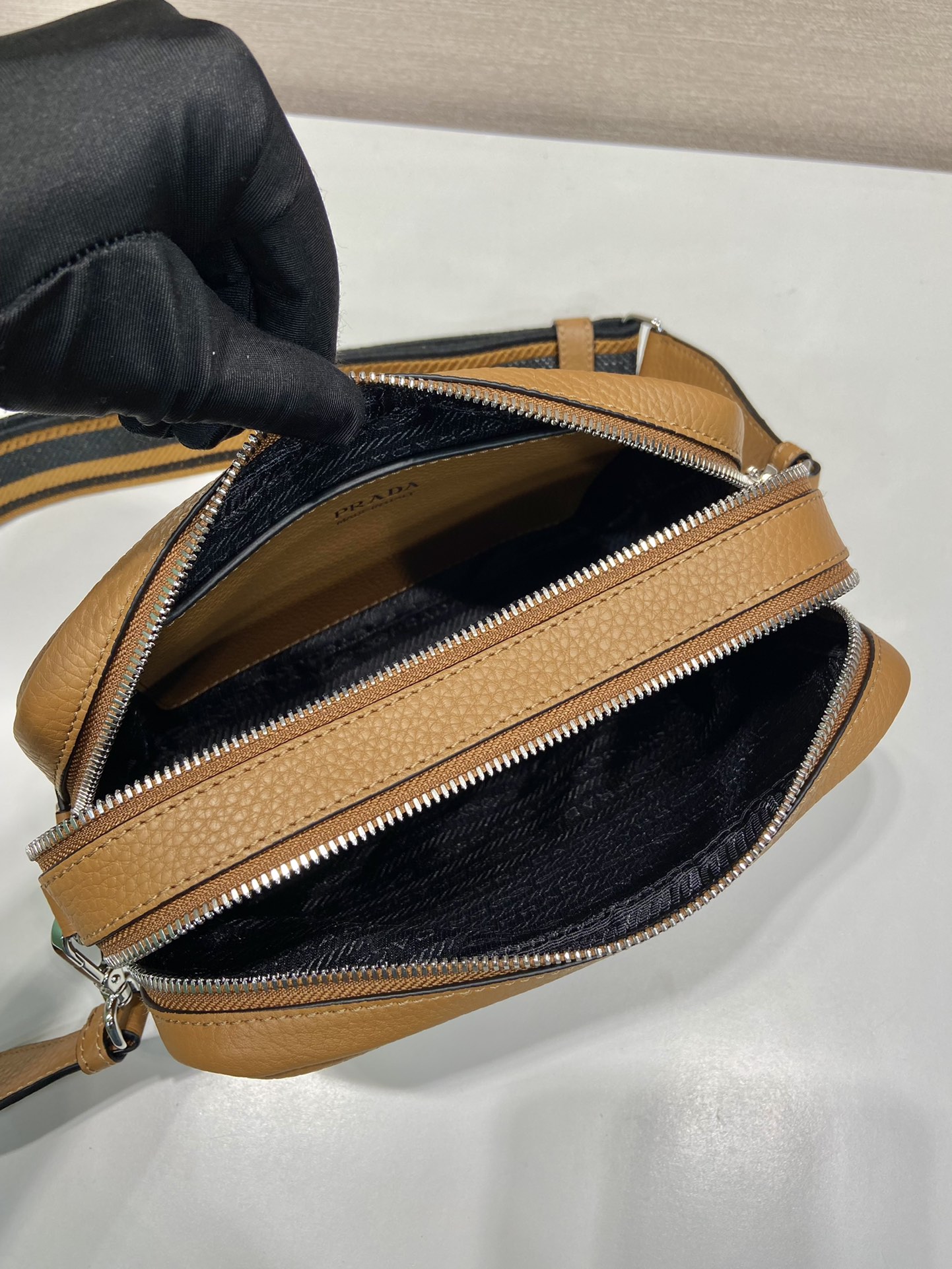 （双肩带-银logo） 普拉达 PRADA   斜跨 女包 焦糖色 皮质 H0-1BH082_2DKV_F03V8_V_7NM