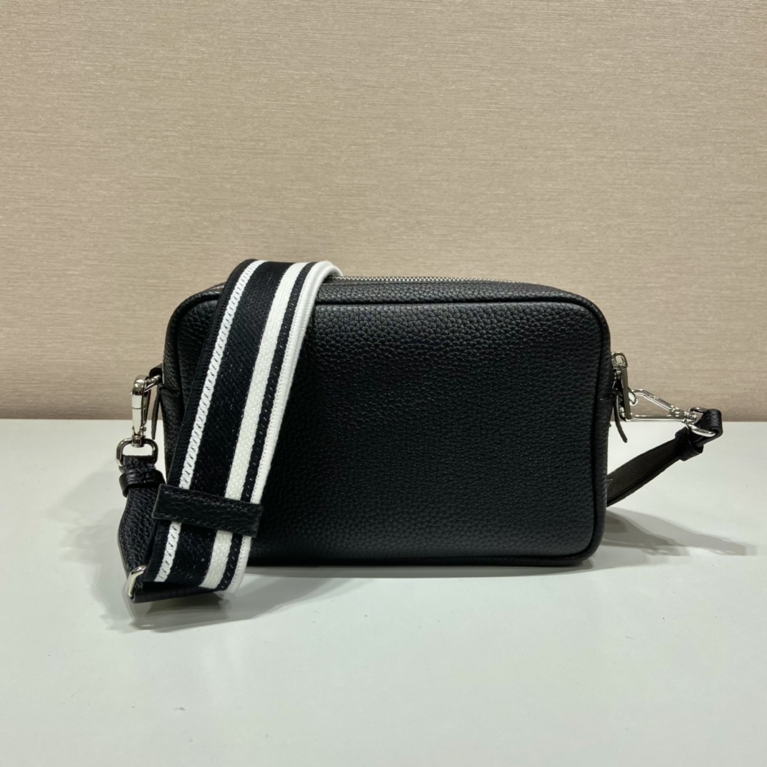 （双肩带-银logo） 普拉达 PRADA   相机 斜跨 女包 黑色 皮质 1BH082_2DKV_F0002_V_3OM