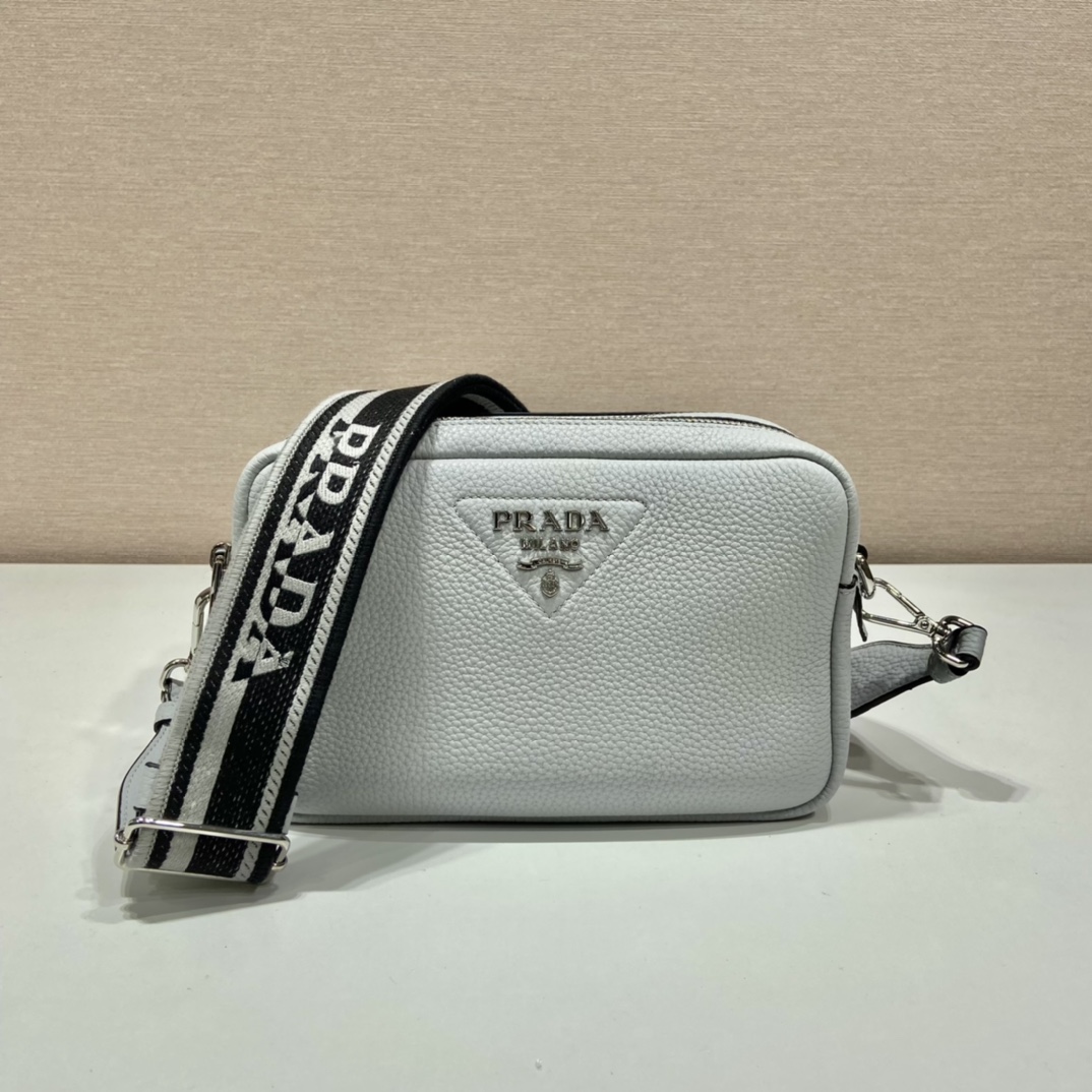 （双肩带-银logo） 普拉达 PRADA  相机 斜跨 女包 灰白 皮质 1BH082_2DKV_F010I_V_3OM